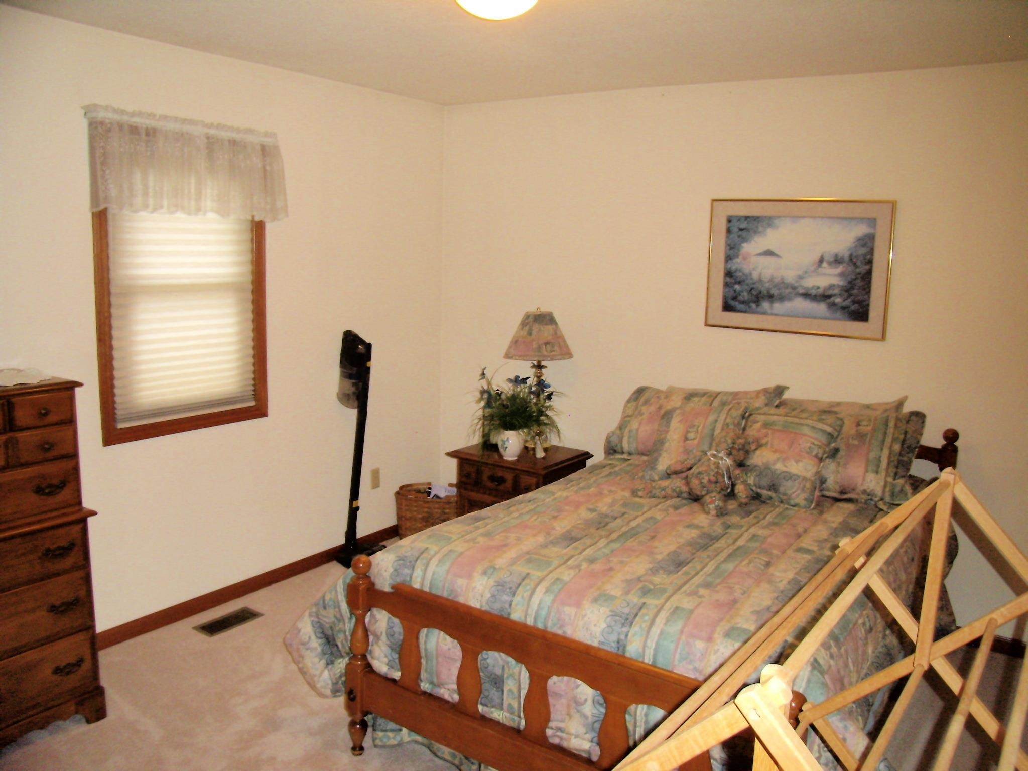 Photo 11 of 595 N Easton Dr.