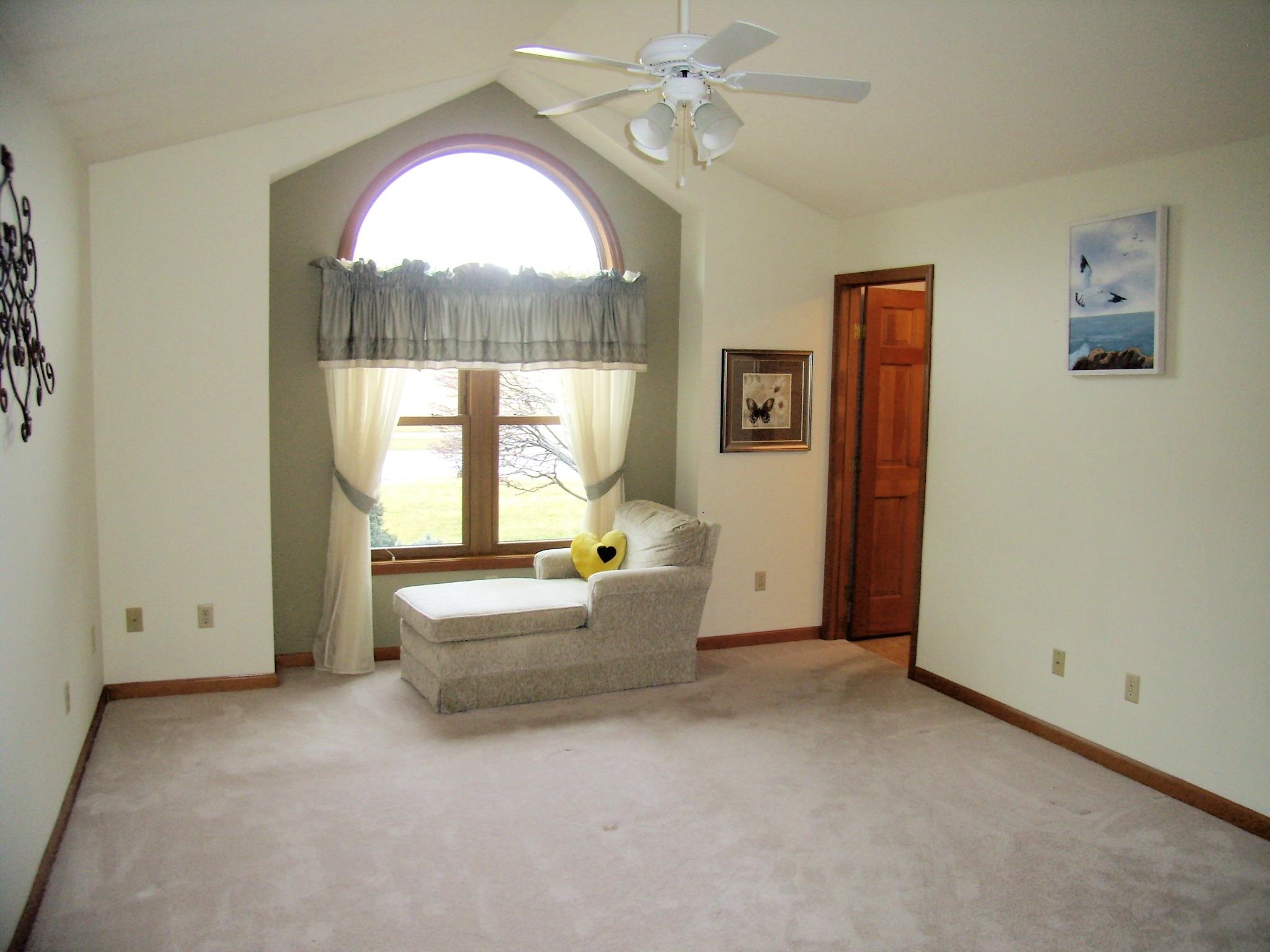 Photo 8 of 595 N Easton Dr.