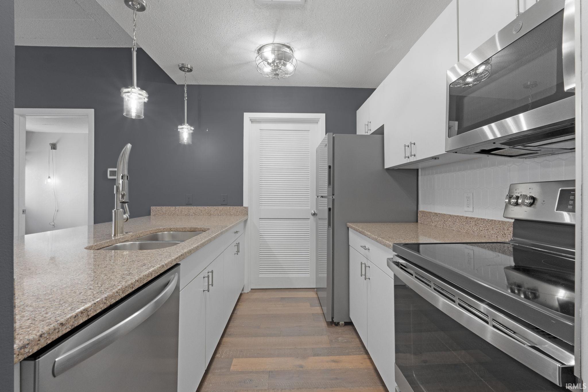 112 W Washington Boulevard 433