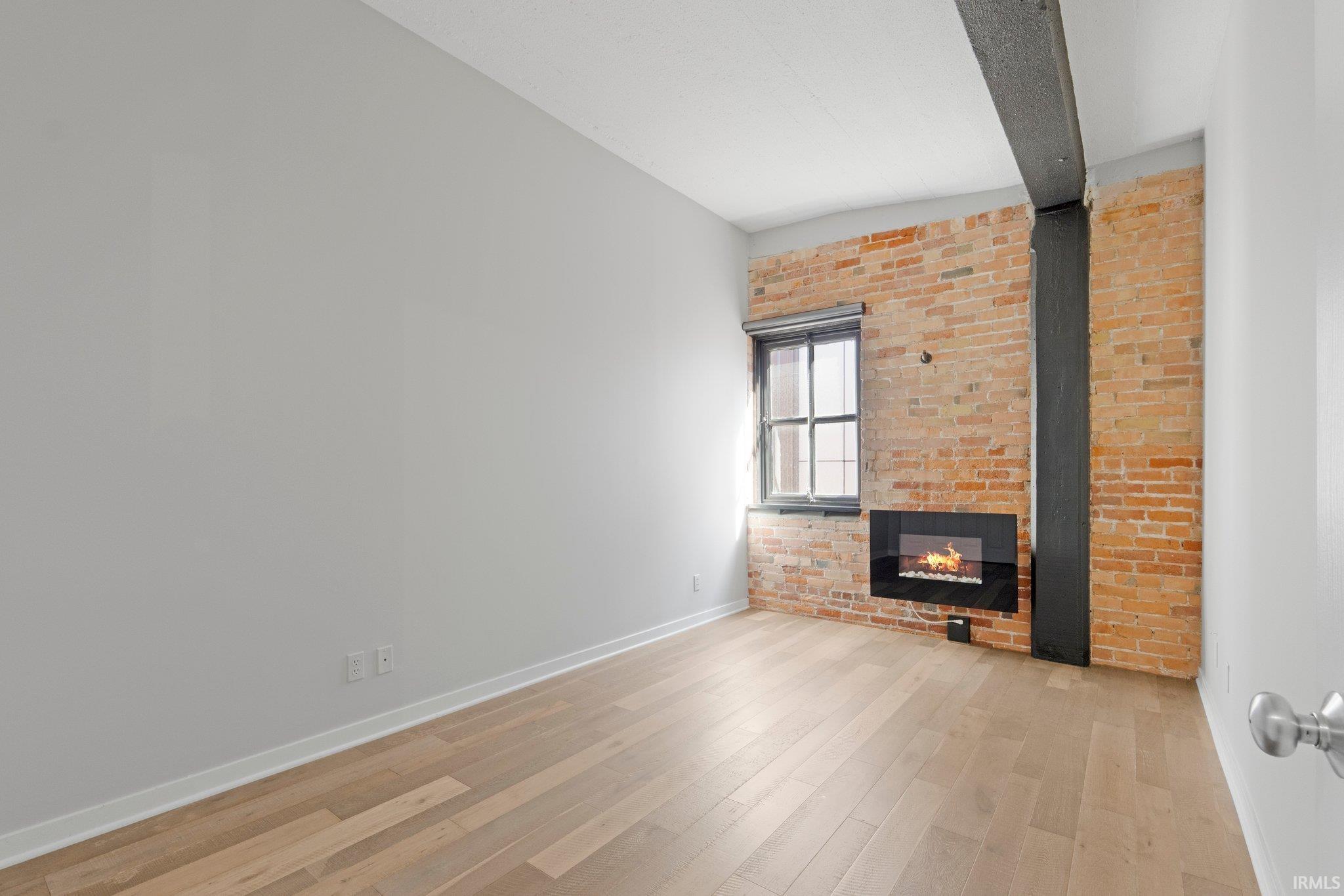 112 W Washington Boulevard 433