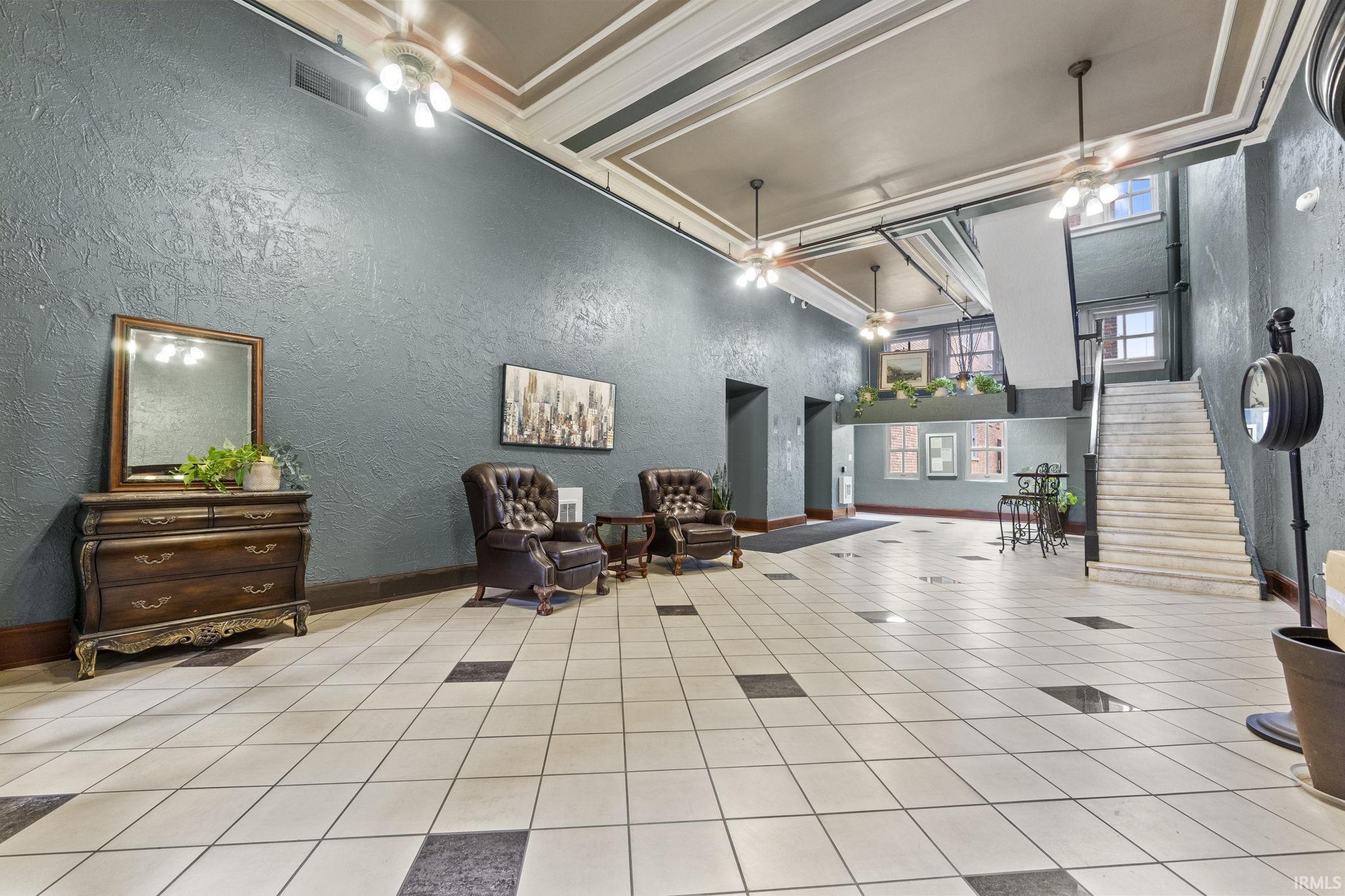 112 W Washington Boulevard 433