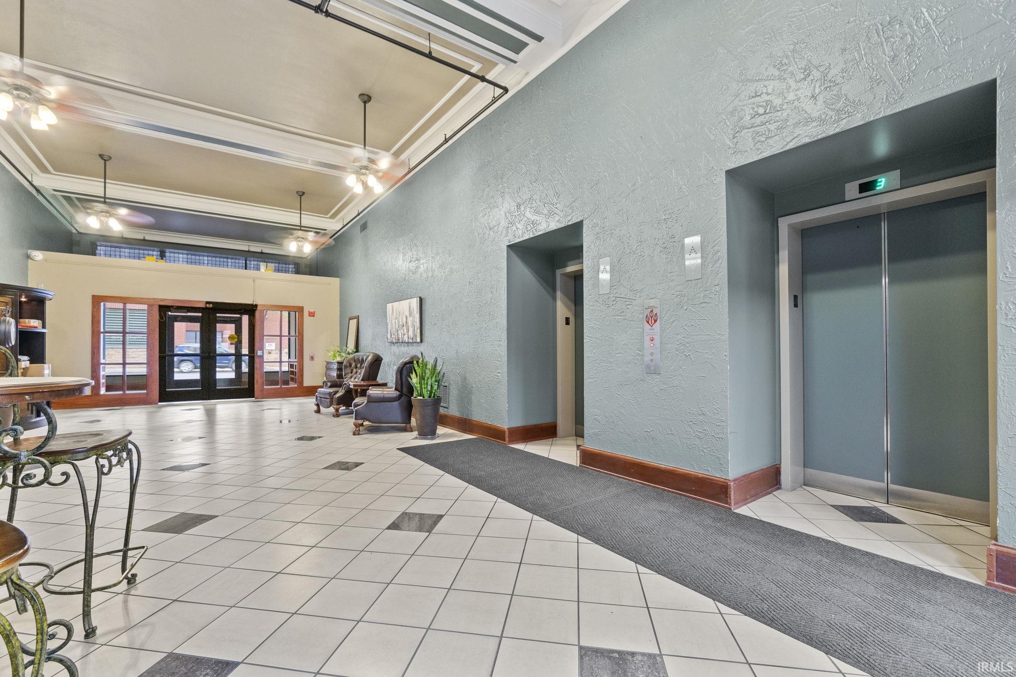 112 W Washington Boulevard 433