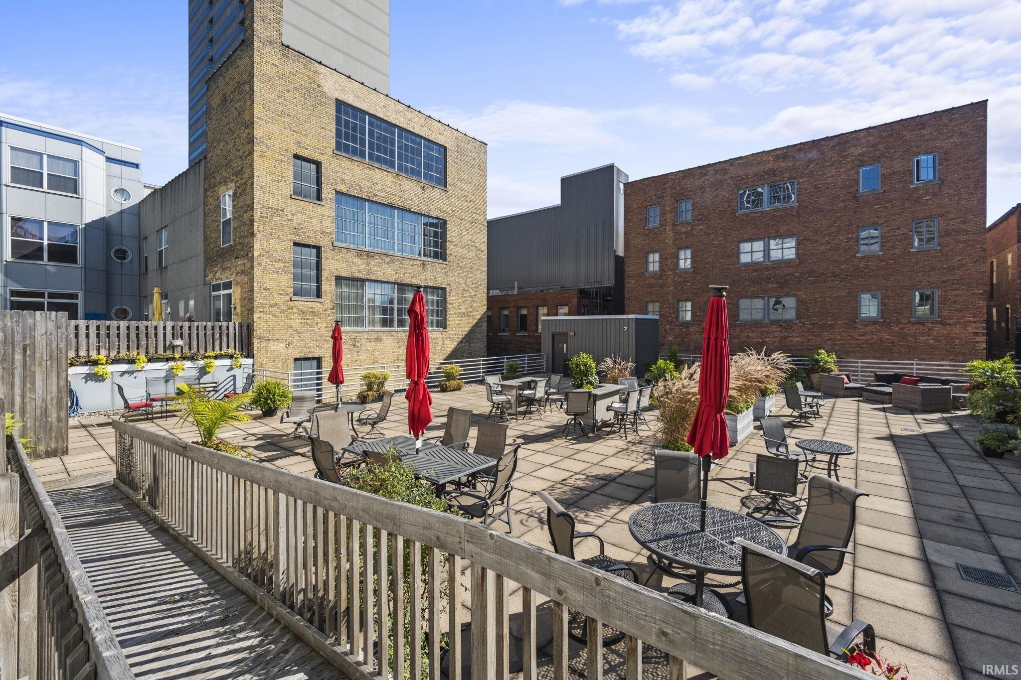 112 W Washington Boulevard 433