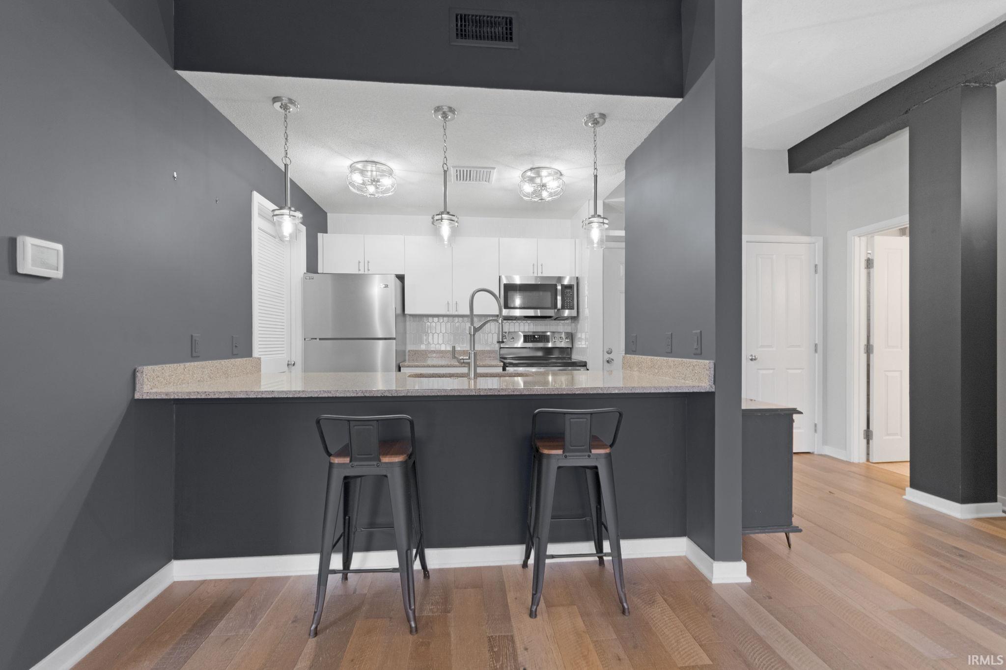 112 W Washington Boulevard 433