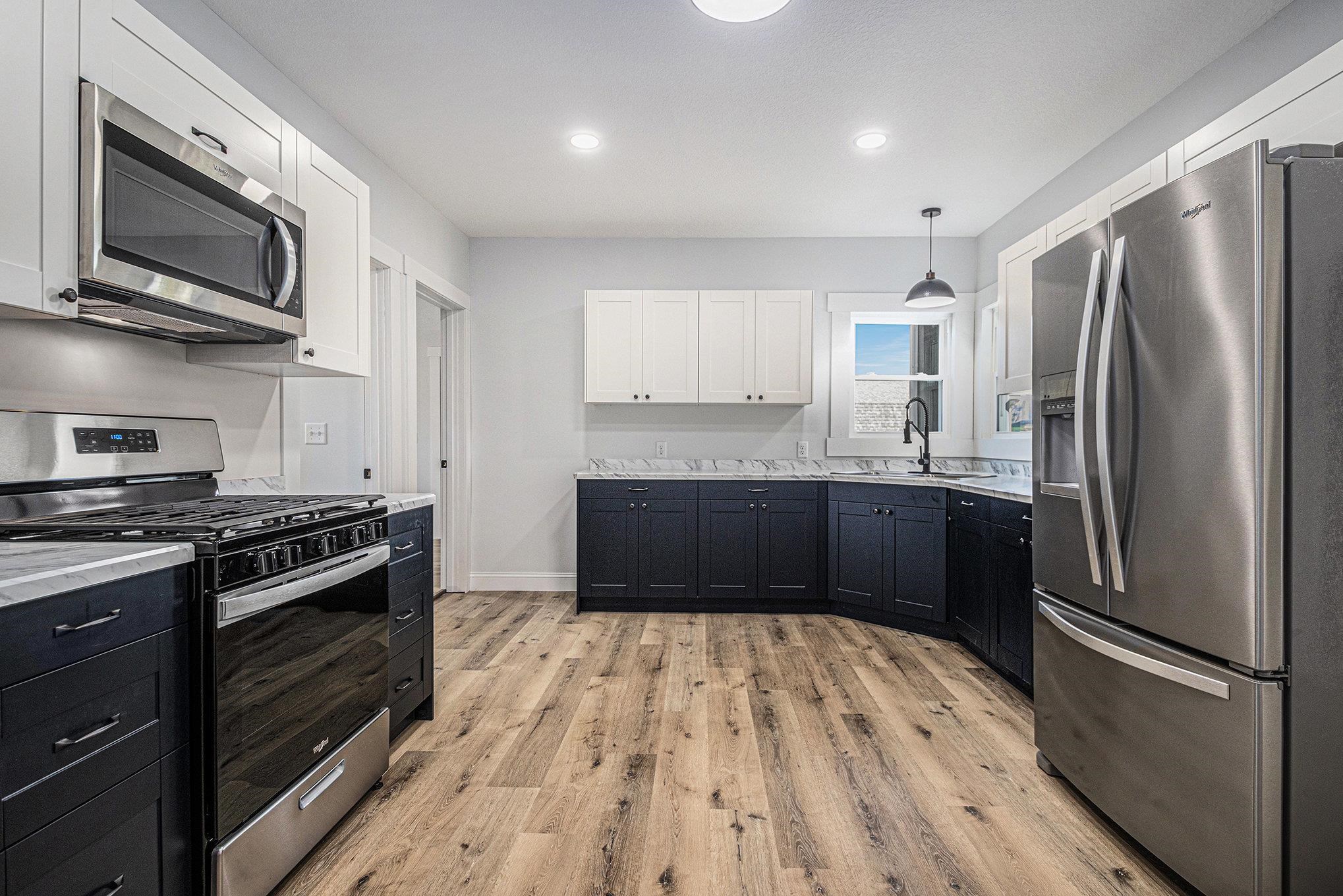 Photo 6 of 6435 W Lincoln Street