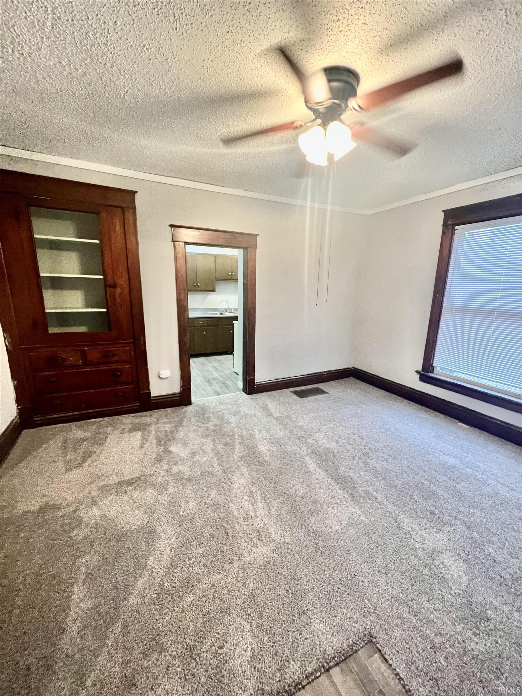 Photo 8 of 555 Lincoln Avenue