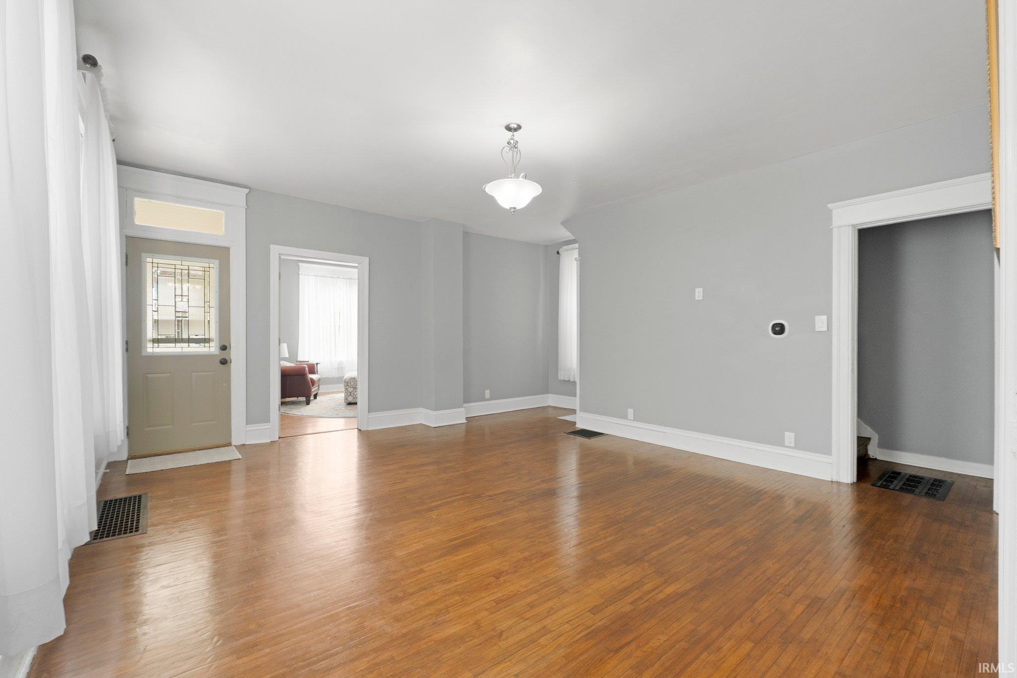 Photo 6 of 1138 W Packard Avenue