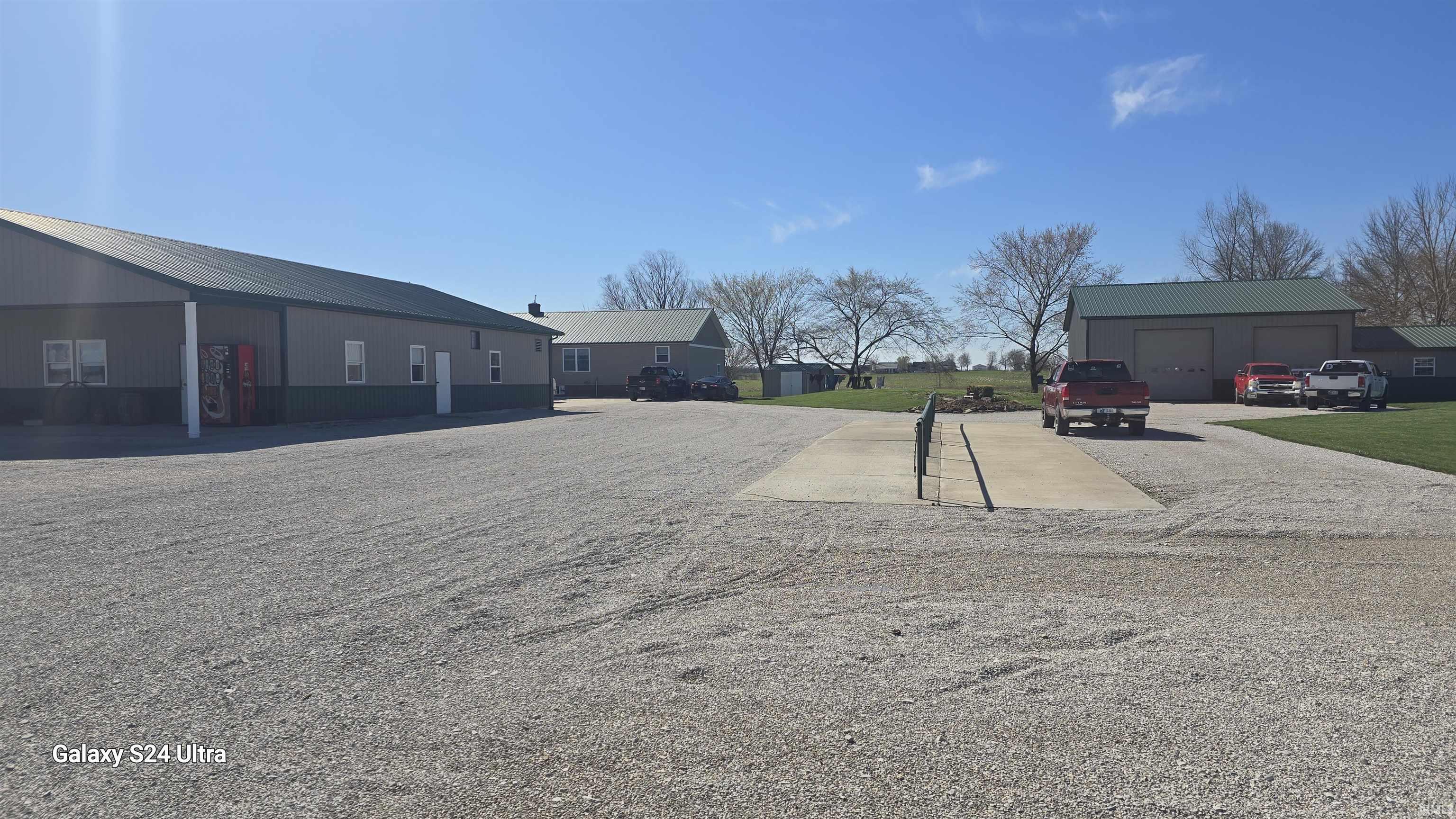 Homes for sale in Montgomery, IN | 8355 E 550 N Rd, Montgomery, IN 47558 | MLS# 202509529