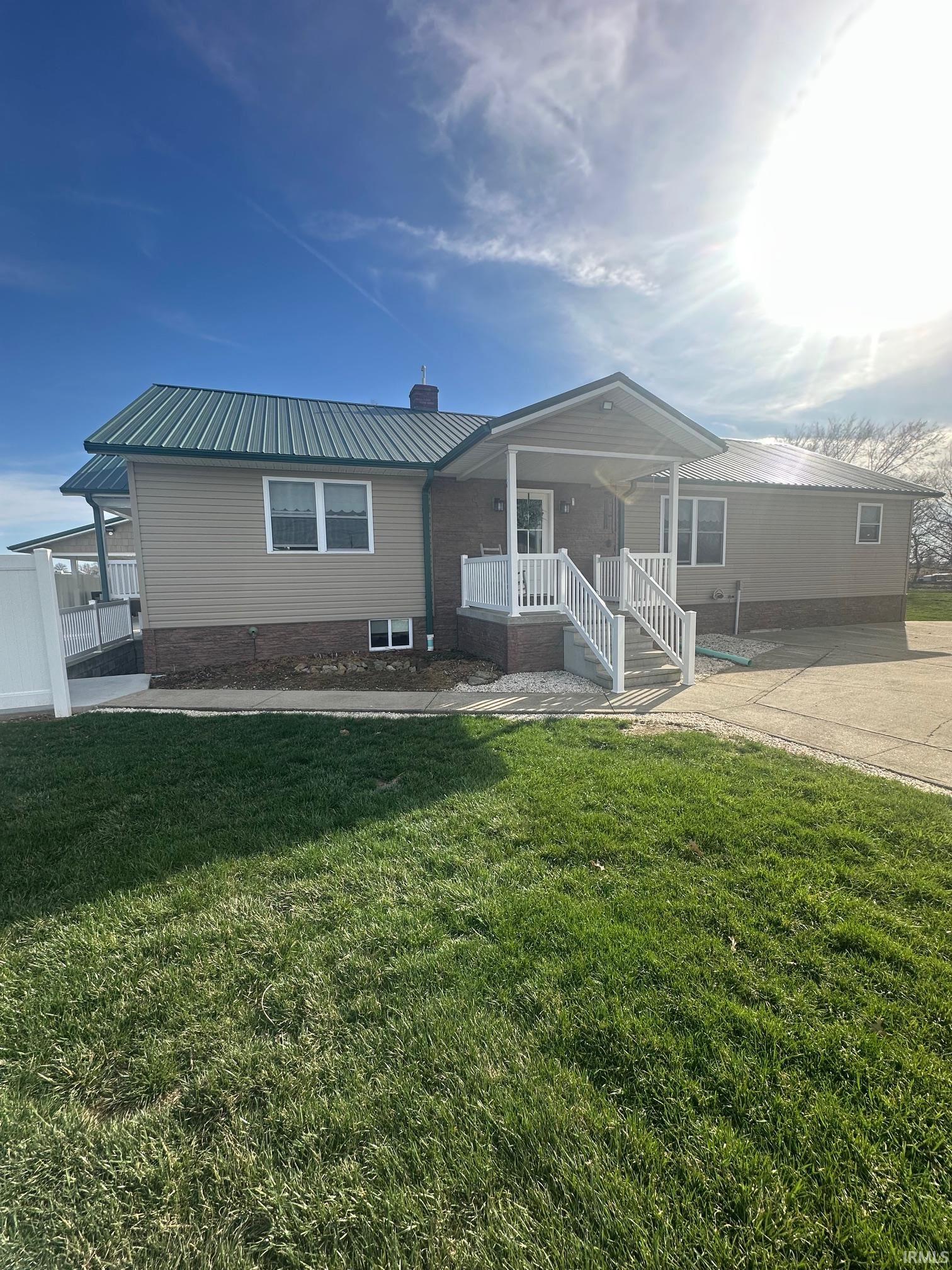 Homes for sale in Montgomery, IN | 8355 E 550 N Rd, Montgomery, IN 47558 | MLS# 202509529