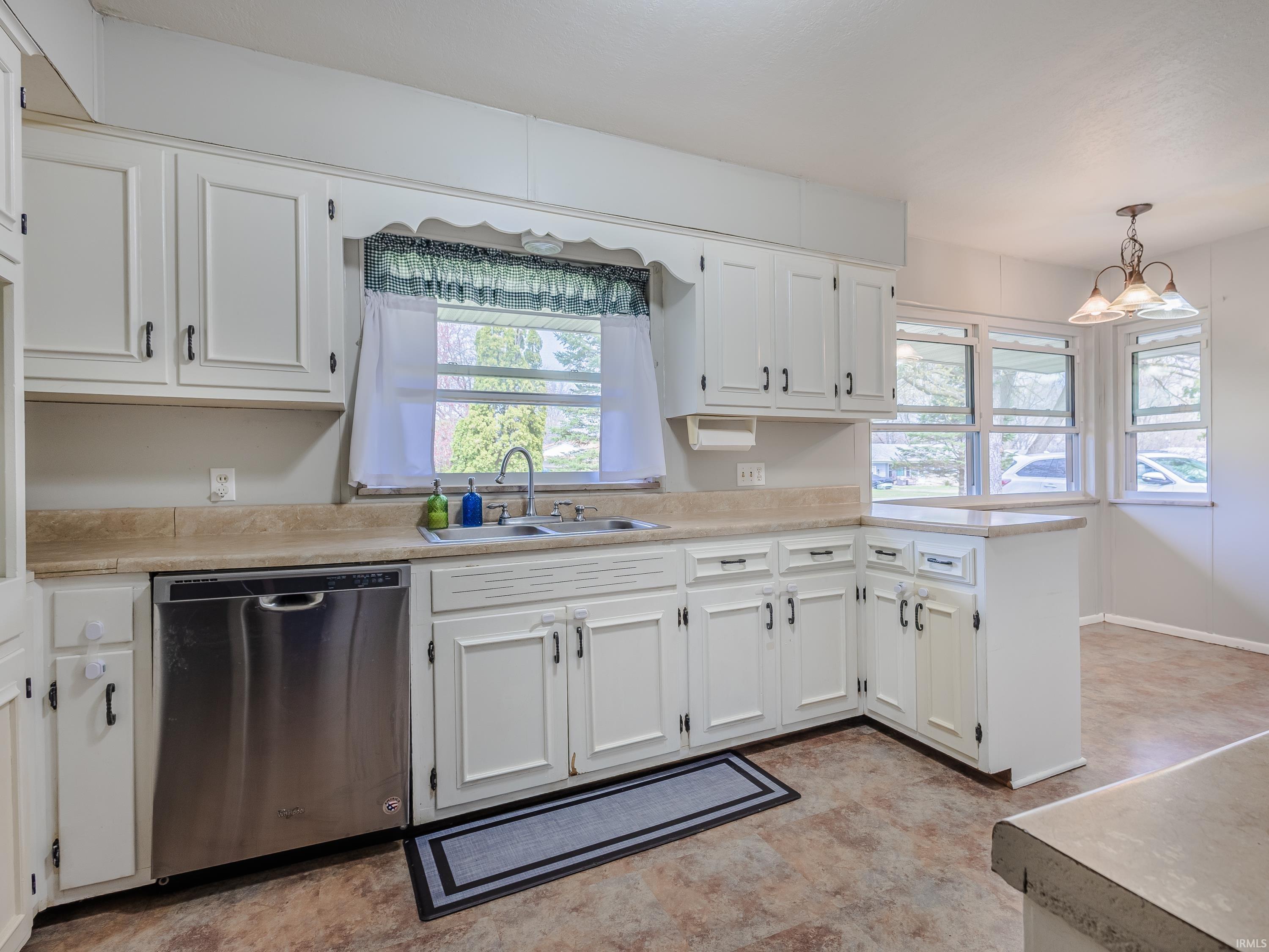 Photo 9 of 4978 Woodway Drive