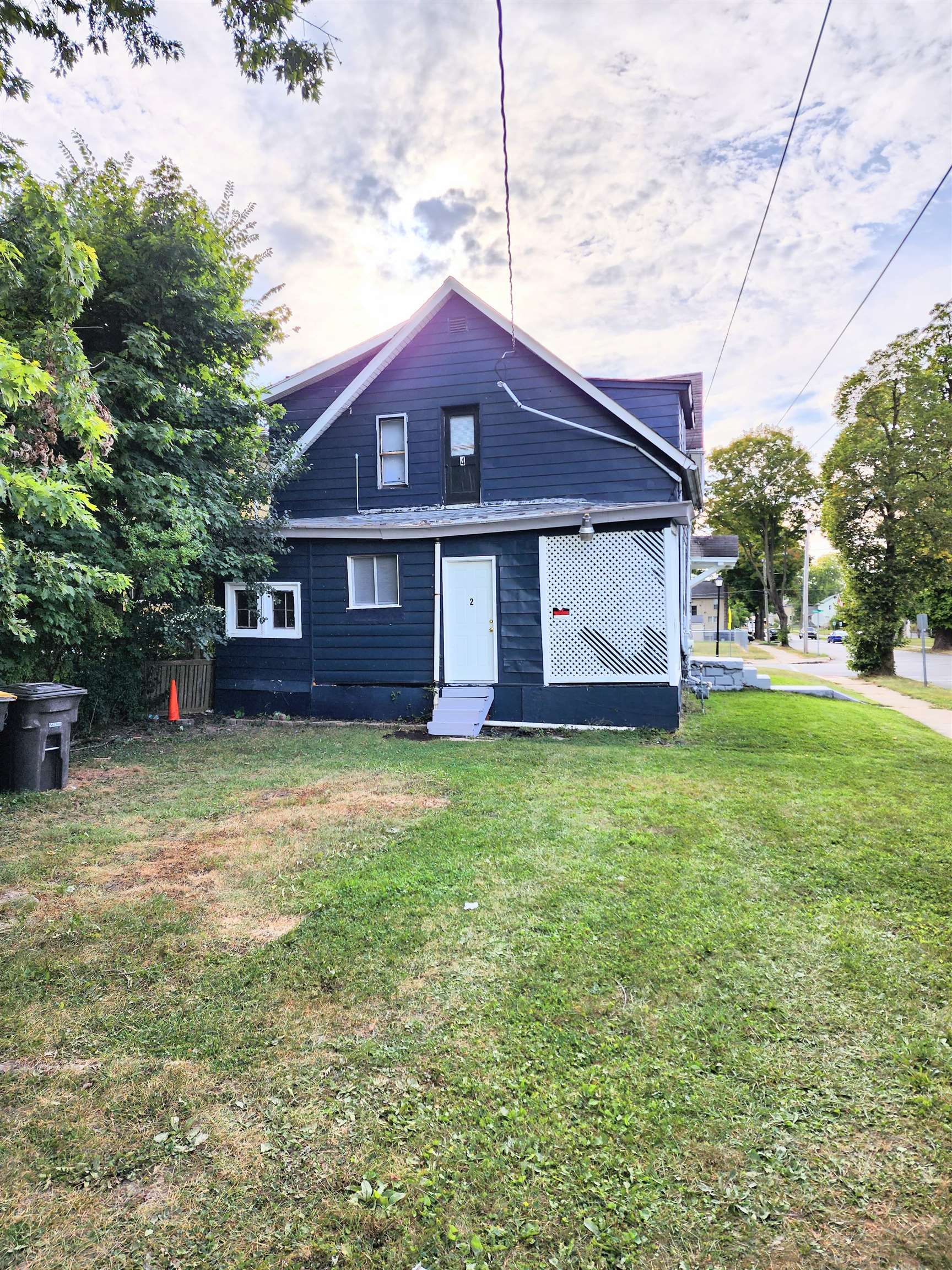 Photo 2 of 3001 S Hanna Street