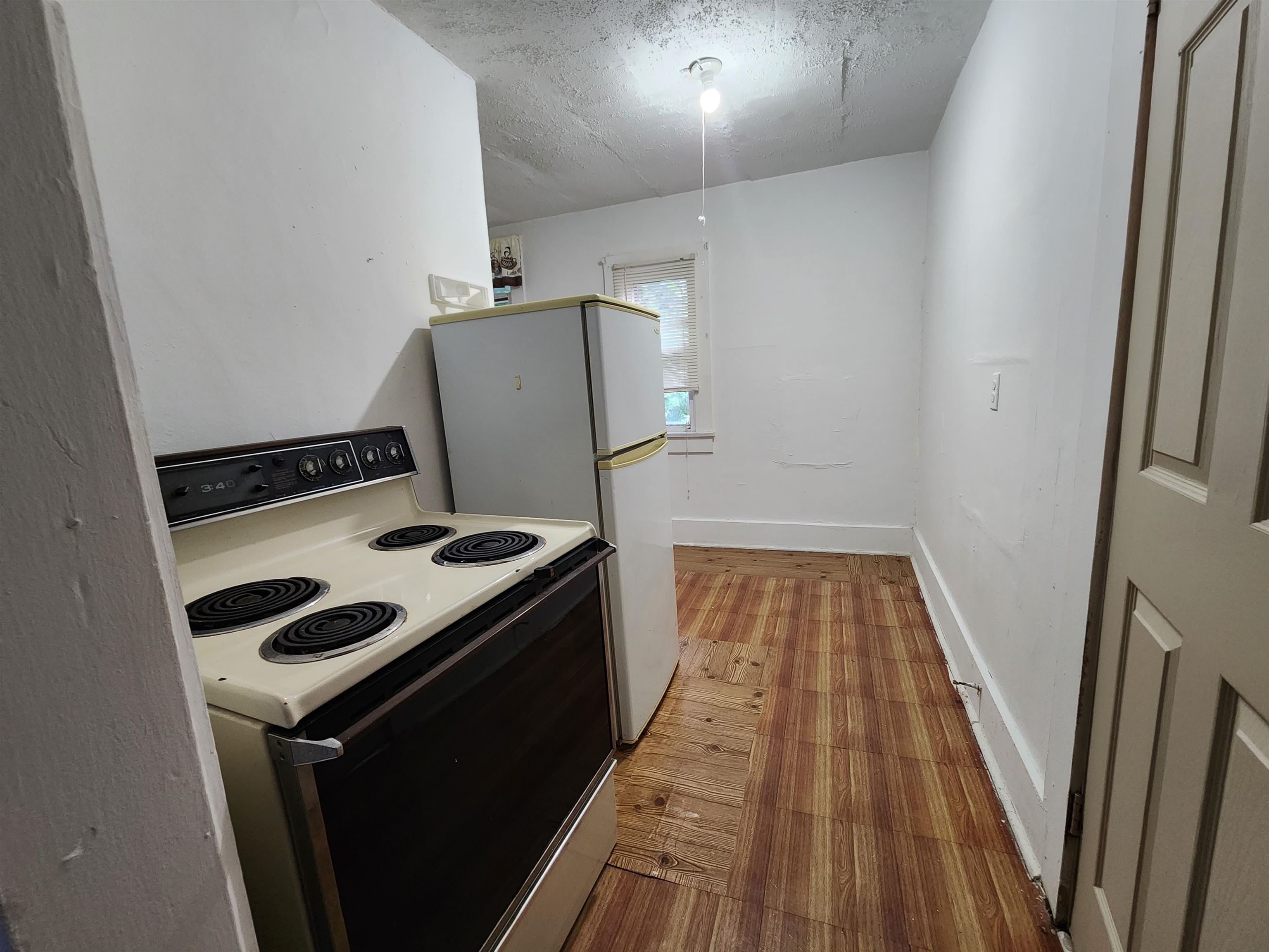 Photo 32 of 3001 S Hanna Street