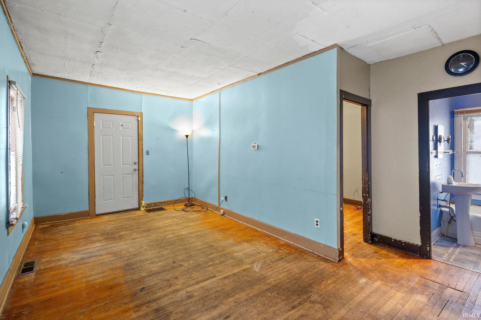 Photo 5 of 4403 Warsaw Street