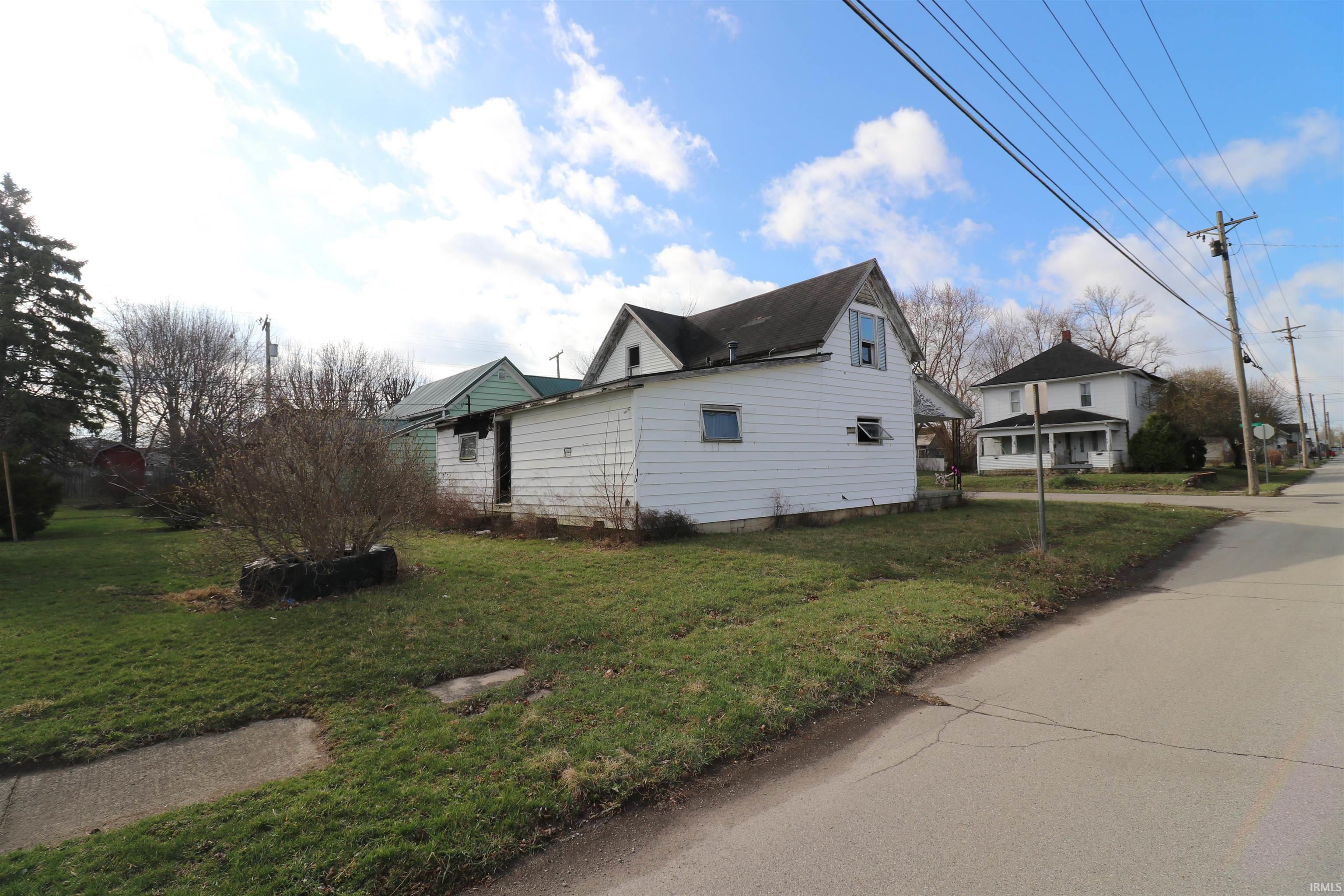 Homes for sale in Dunkirk, IN | 226 W Washington St, Dunkirk, IN 47336 | MLS# 202509775