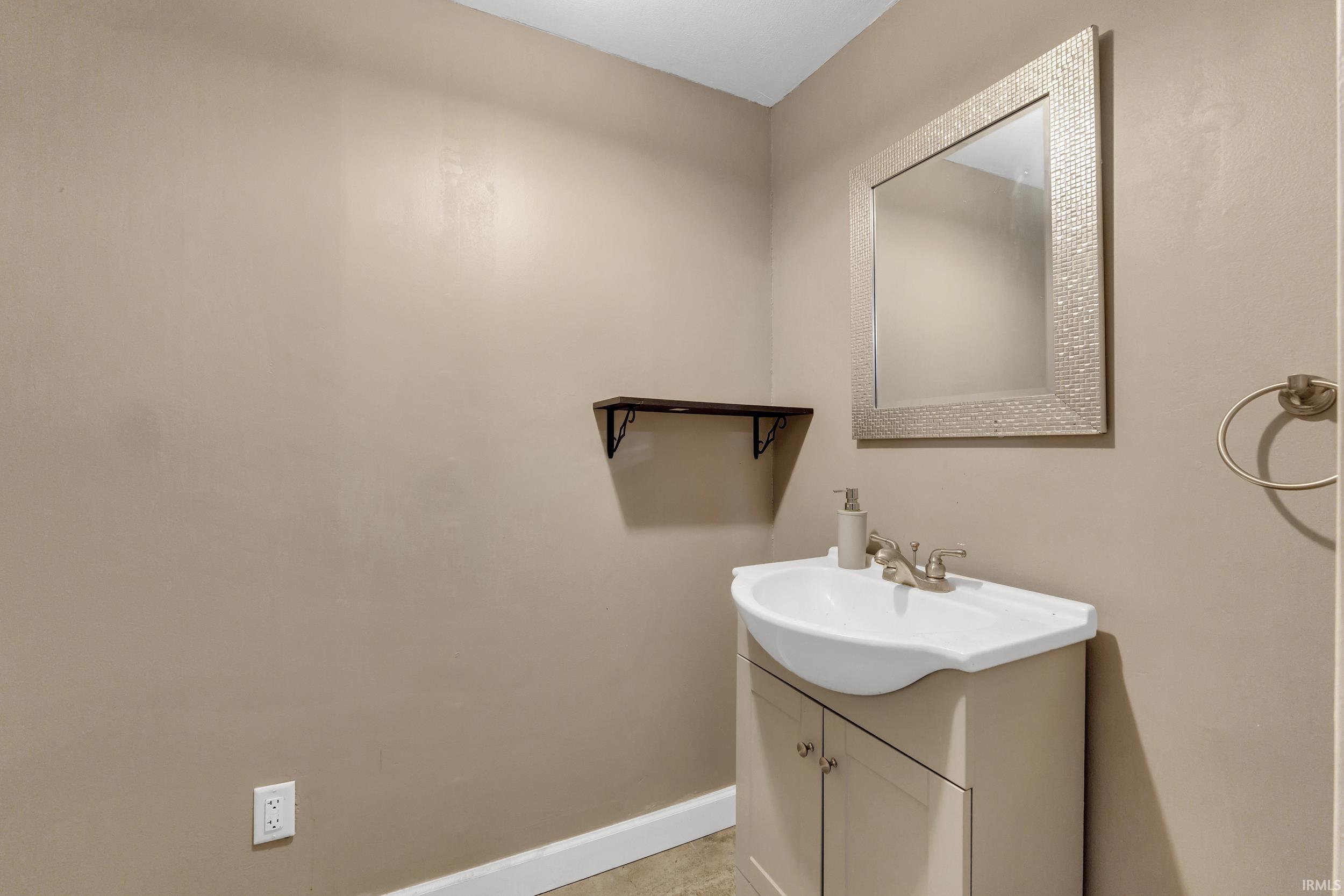 Photo 6 of 236 E Williams Street