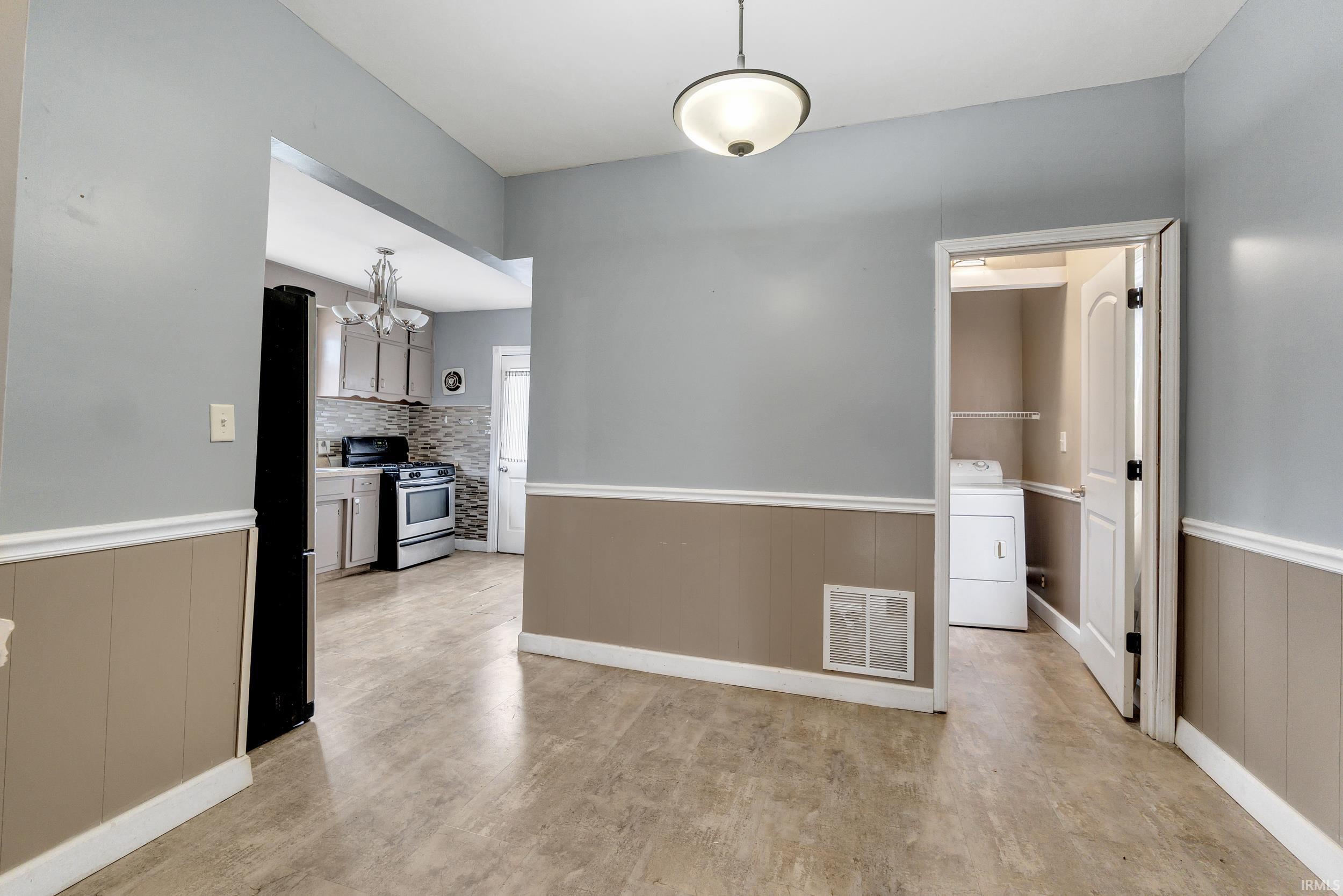Photo 8 of 236 E Williams Street