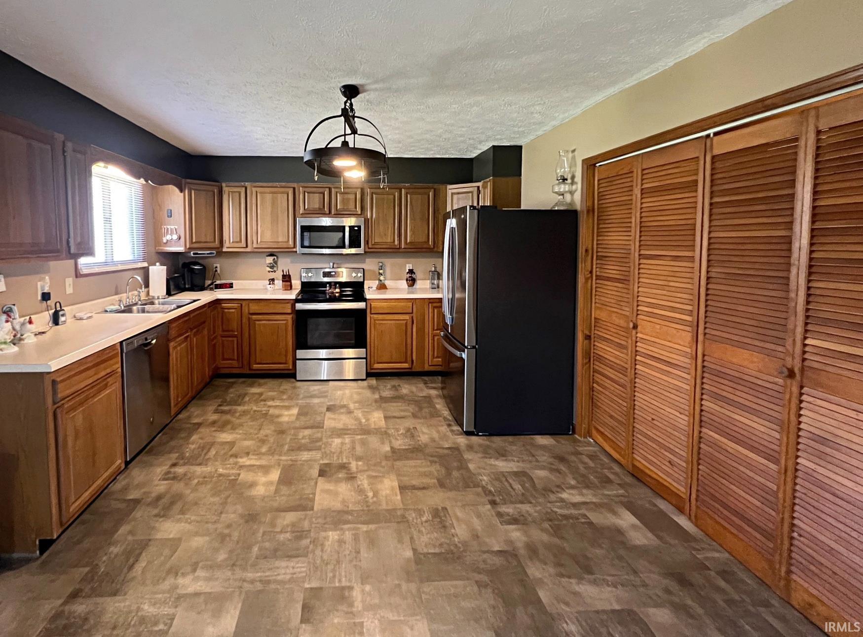 Homes for sale in Linton, IN | 13606 W Parker St, Linton, IN 47441 | MLS# 202509940