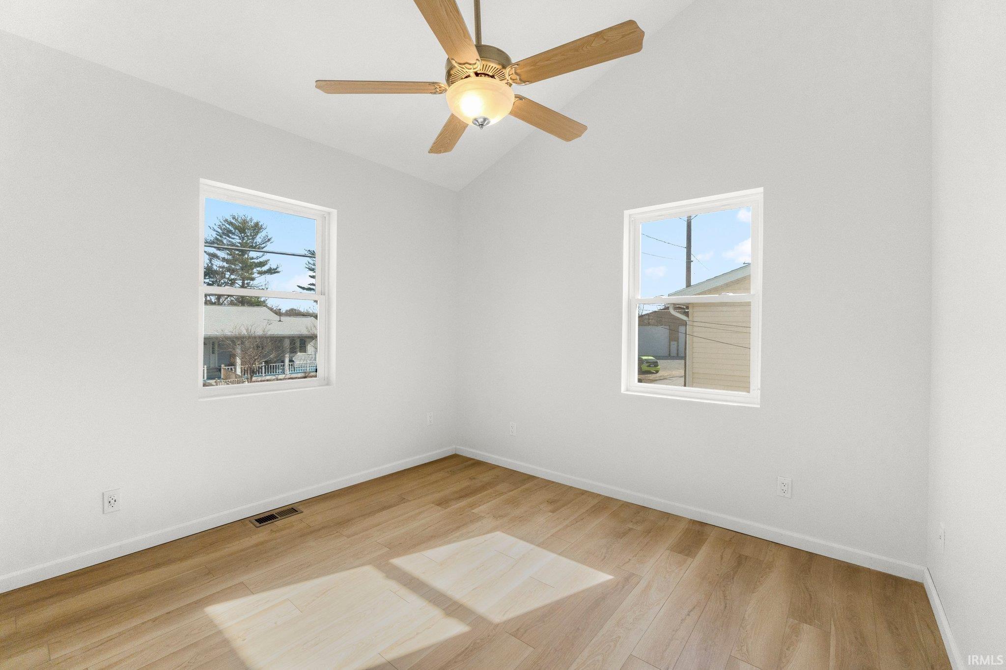 Photo 13 of 2660 E Beech Avenue