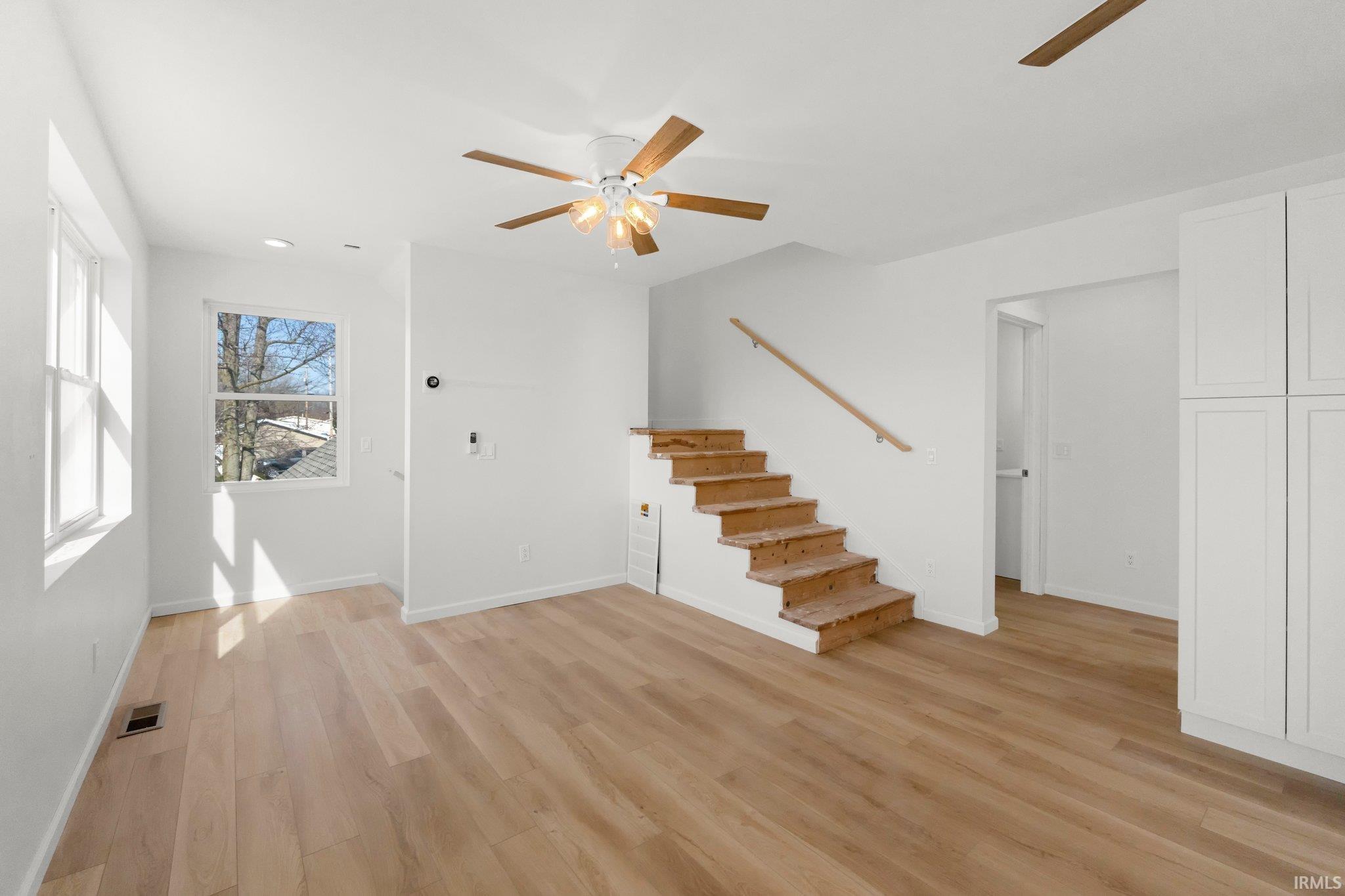 Photo 2 of 2660 E Beech Avenue