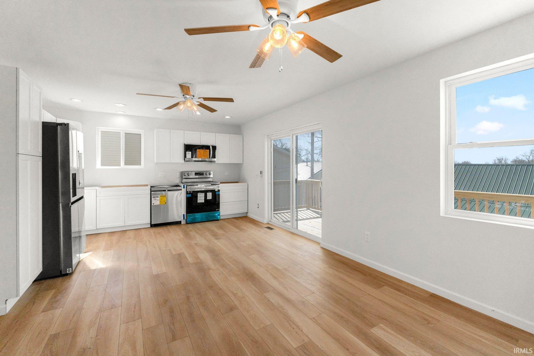 Photo 3 of 2660 E Beech Avenue