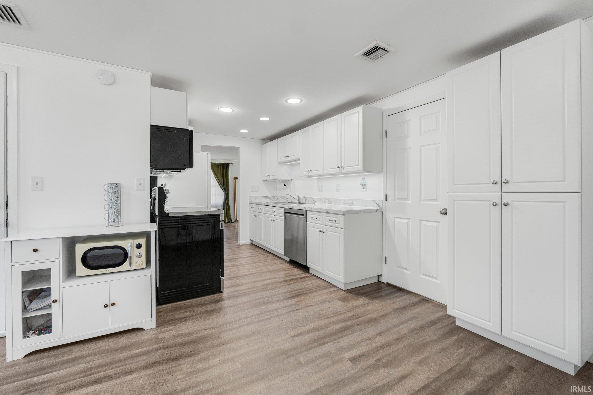 Photo 11 of 4605 Beechcrest Drive