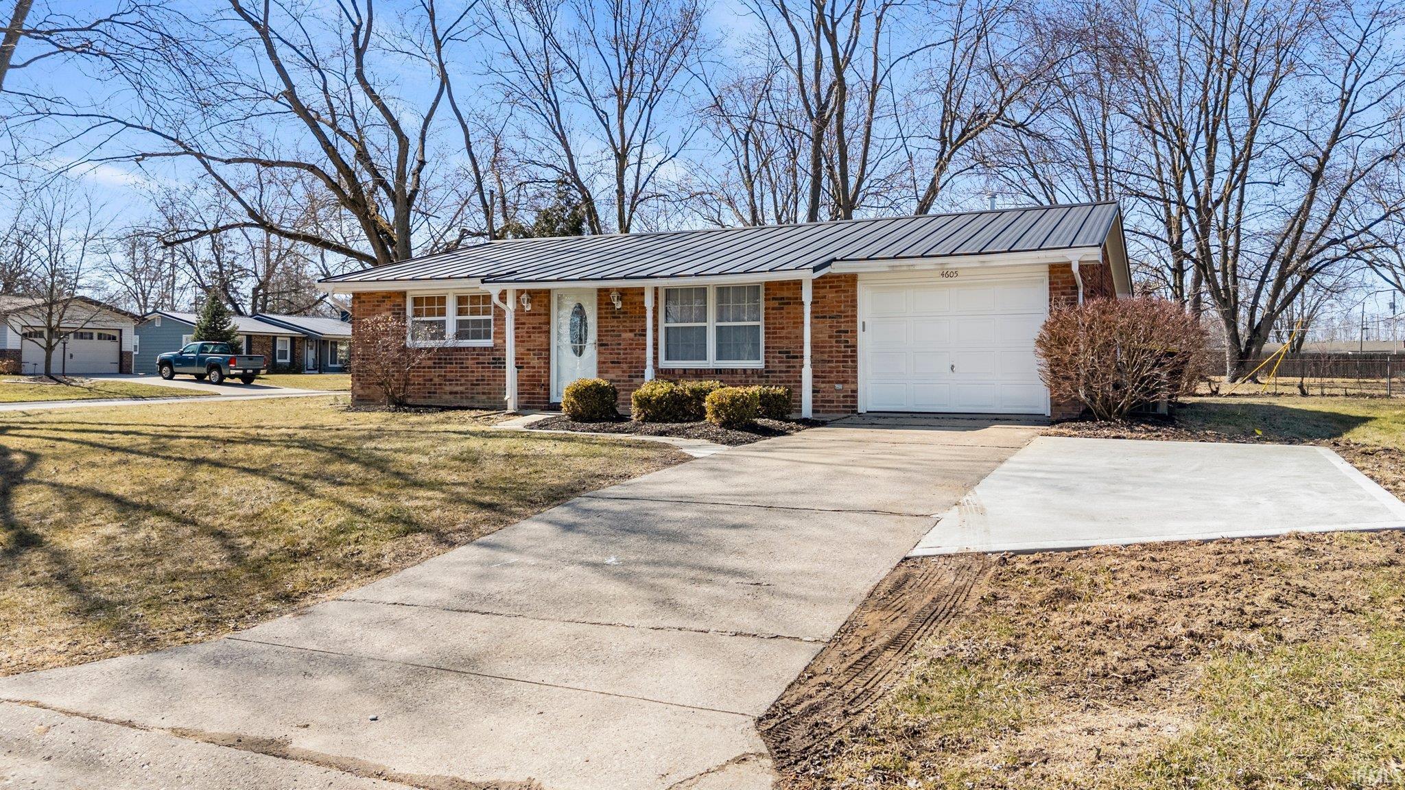 Photo 2 of 4605 Beechcrest Drive