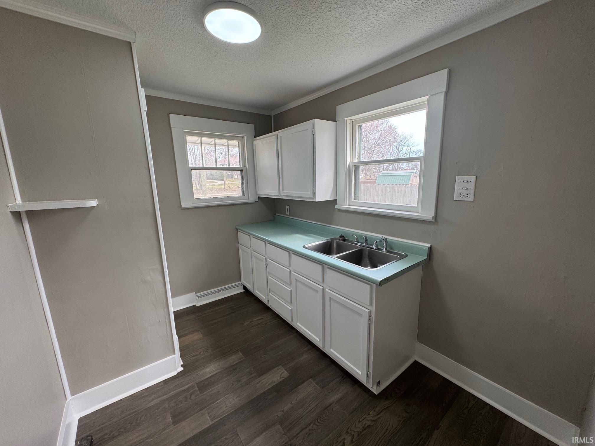Photo 5 of 2515 Raymond Street