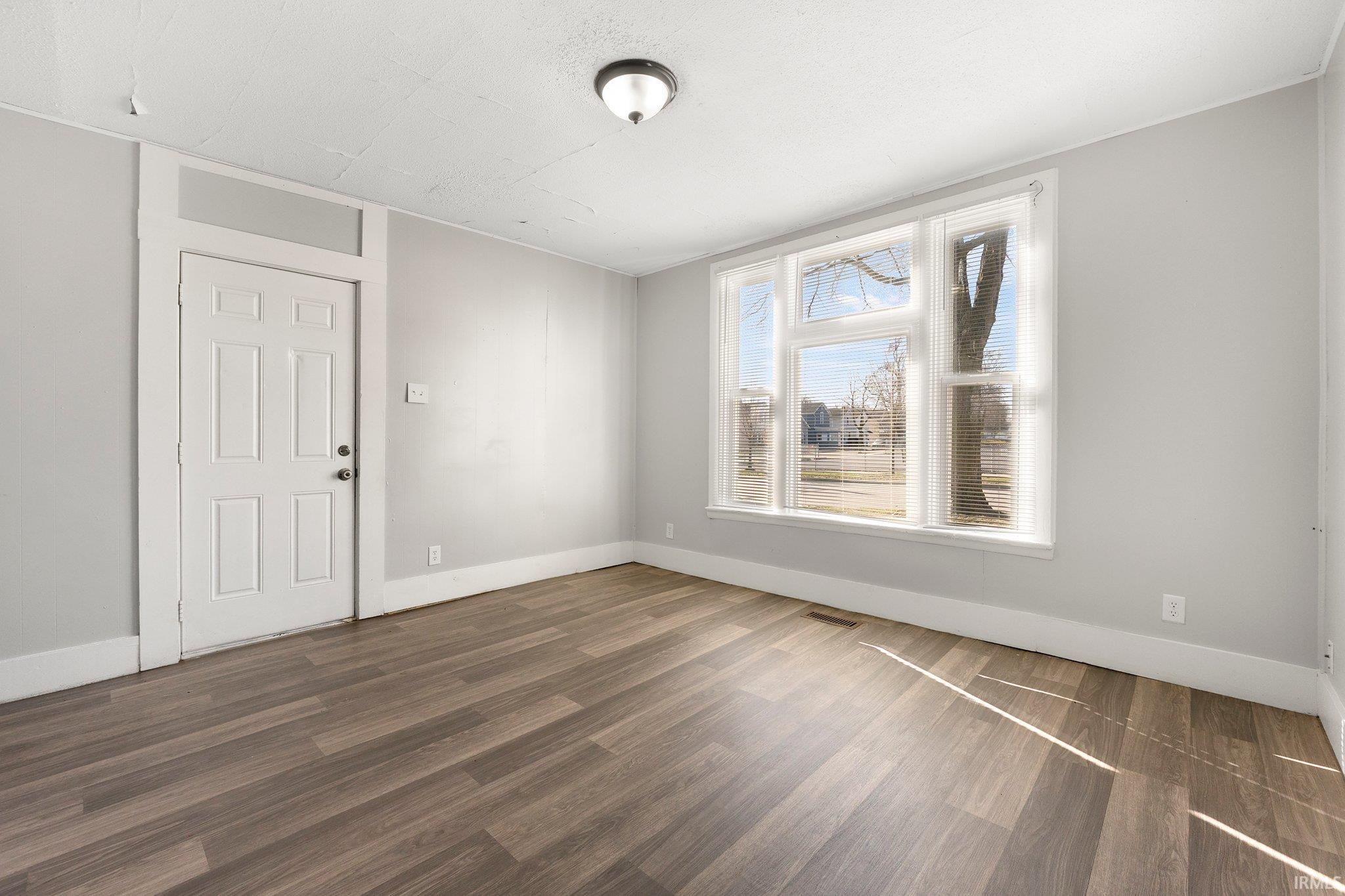 Photo 3 of 1012 Huffman Street