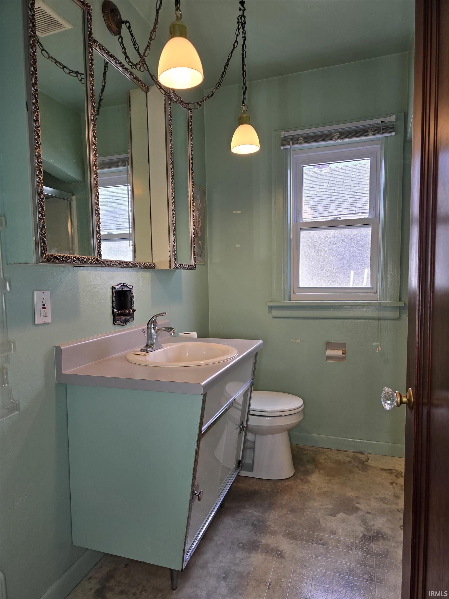 Photo 22 of 538 Clayton Avenue