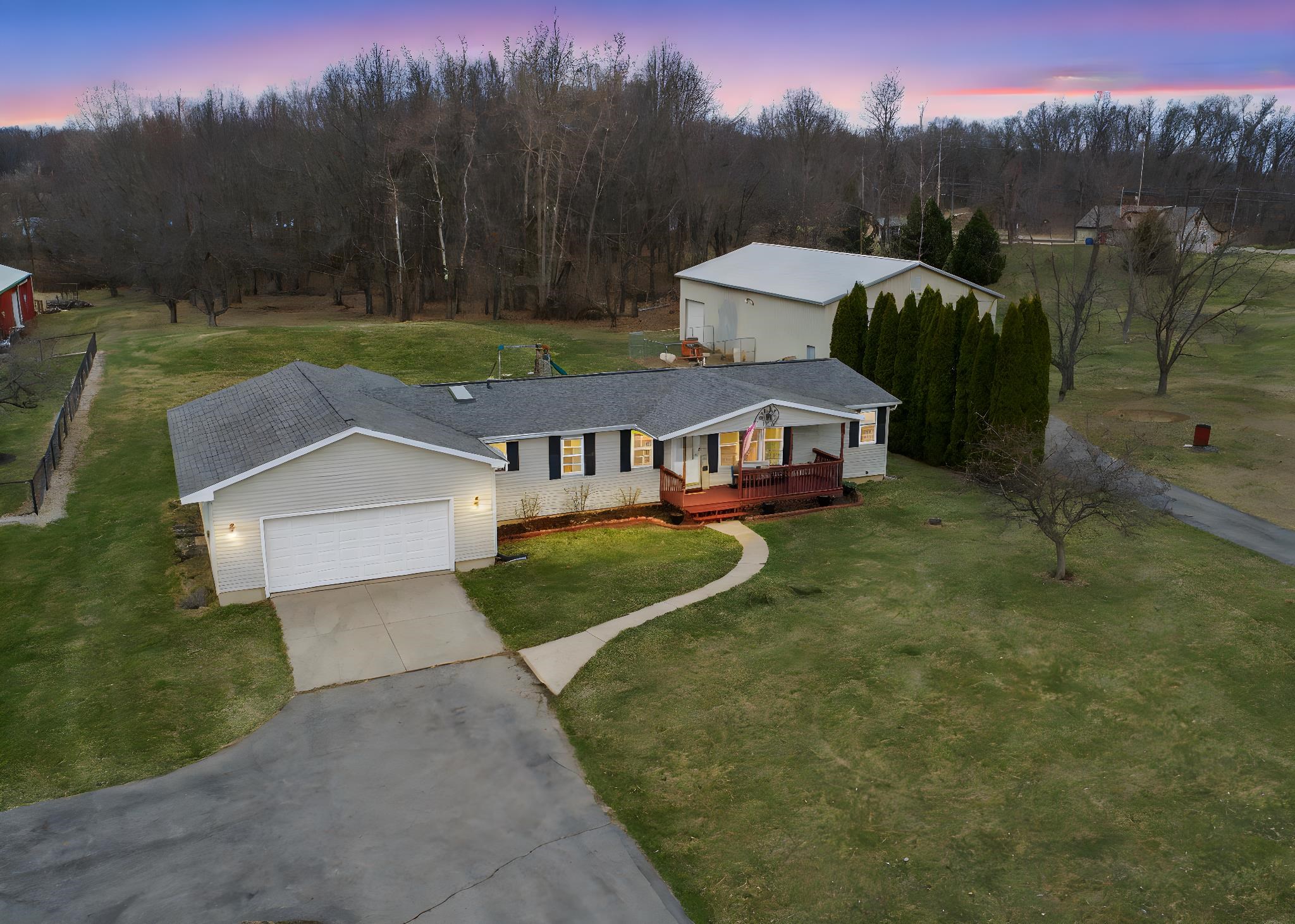 Photo 1 of 2867 N State Rd 827