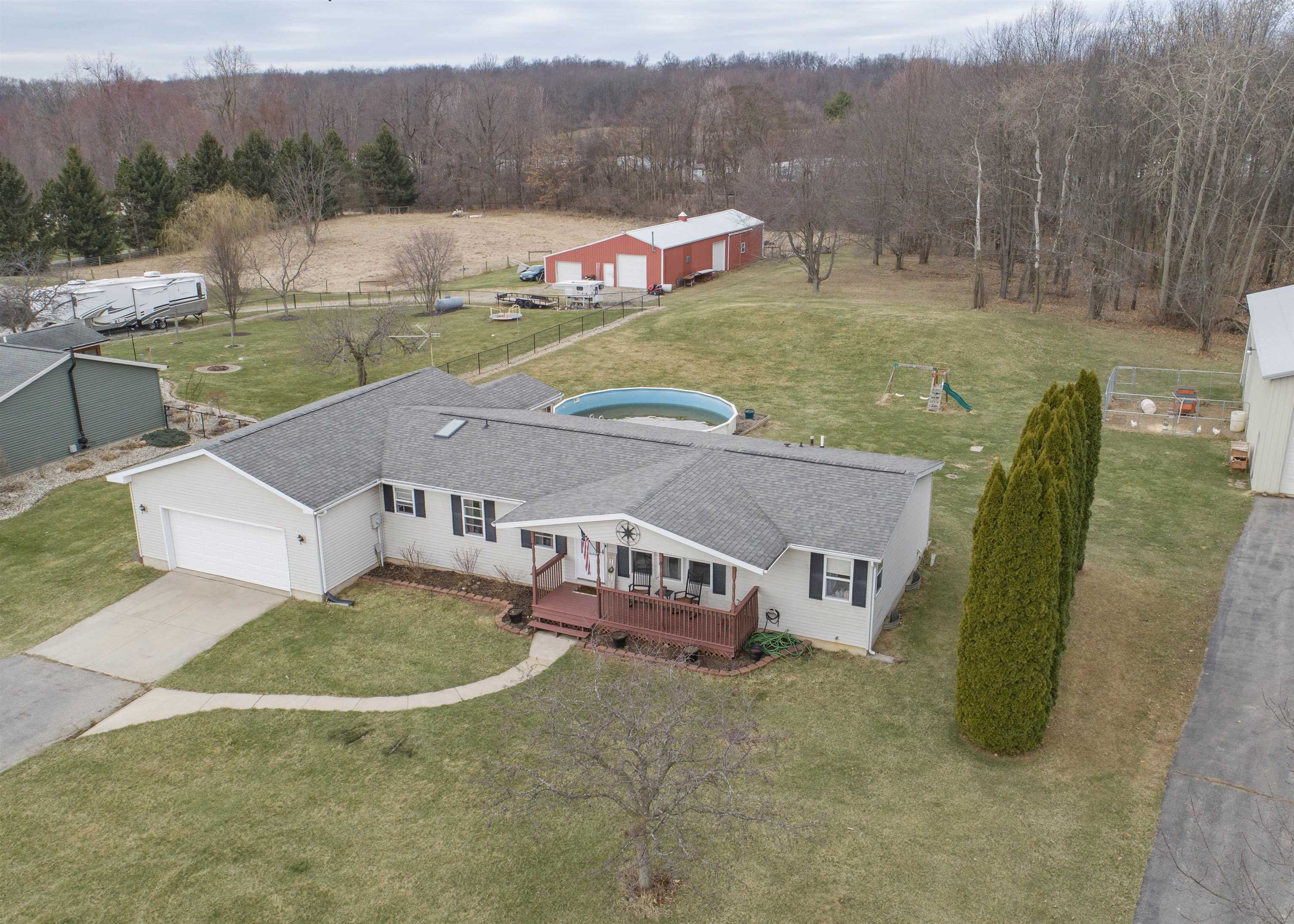 Photo 2 of 2867 N State Rd 827