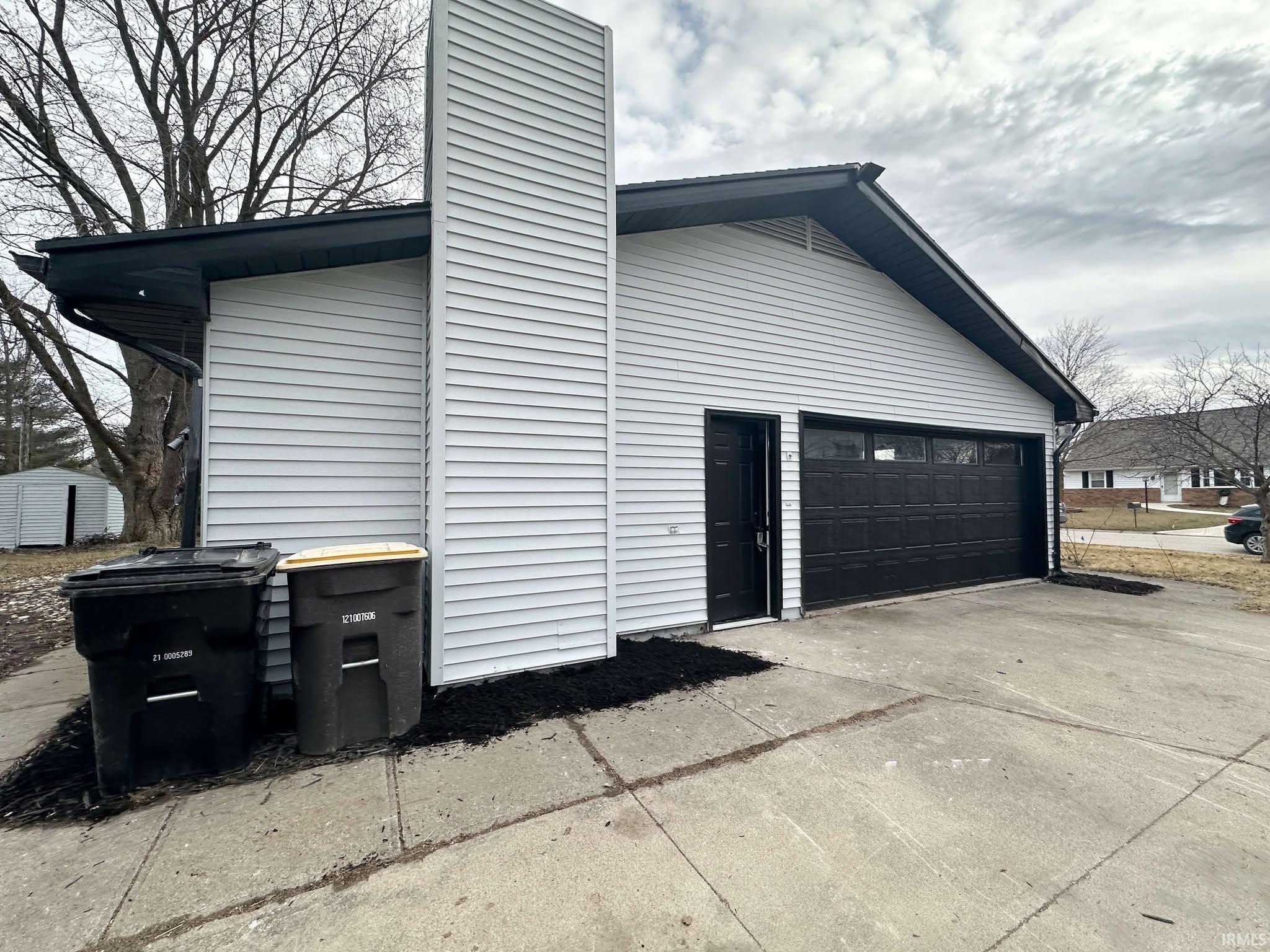 Photo 2 of 1800 Maple Lane