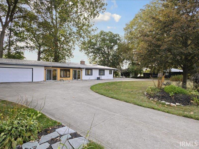 Homes for sale in Elkhart, IN | 21792 County Road 10 Road, Elkhart, IN 46514 | MLS# 202510453