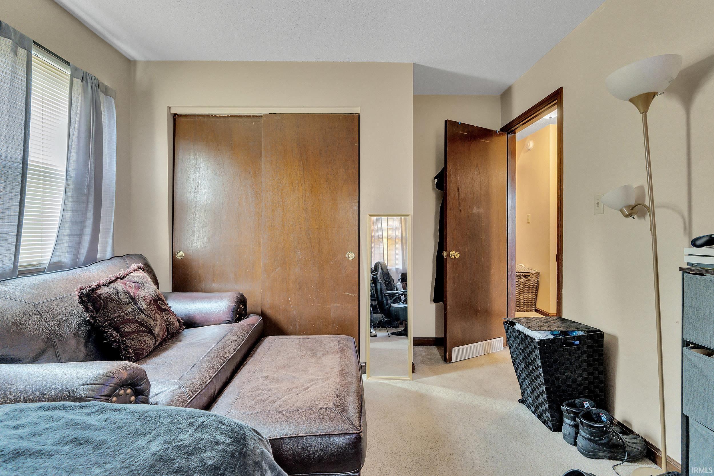 Photo 17 of 6910 Malvern Drive