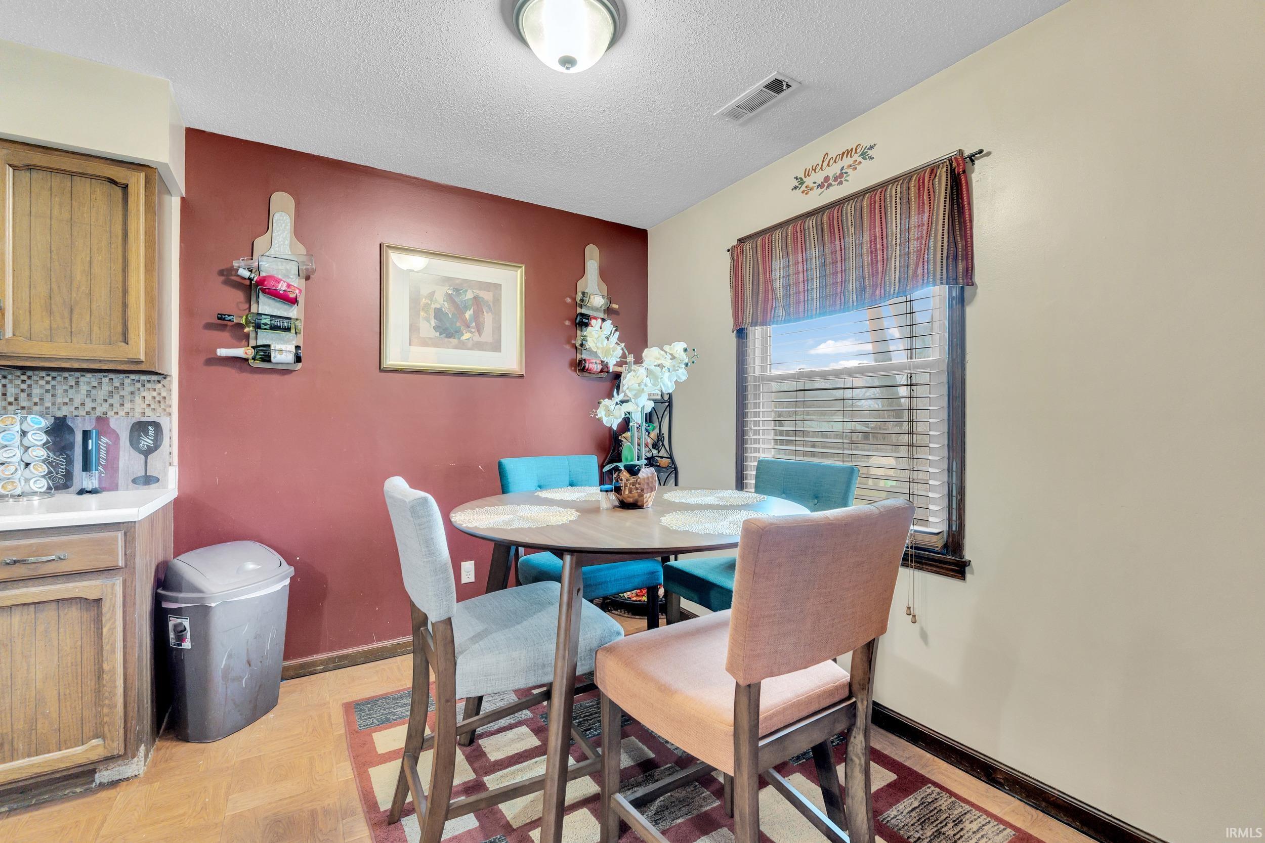 Photo 8 of 6910 Malvern Drive