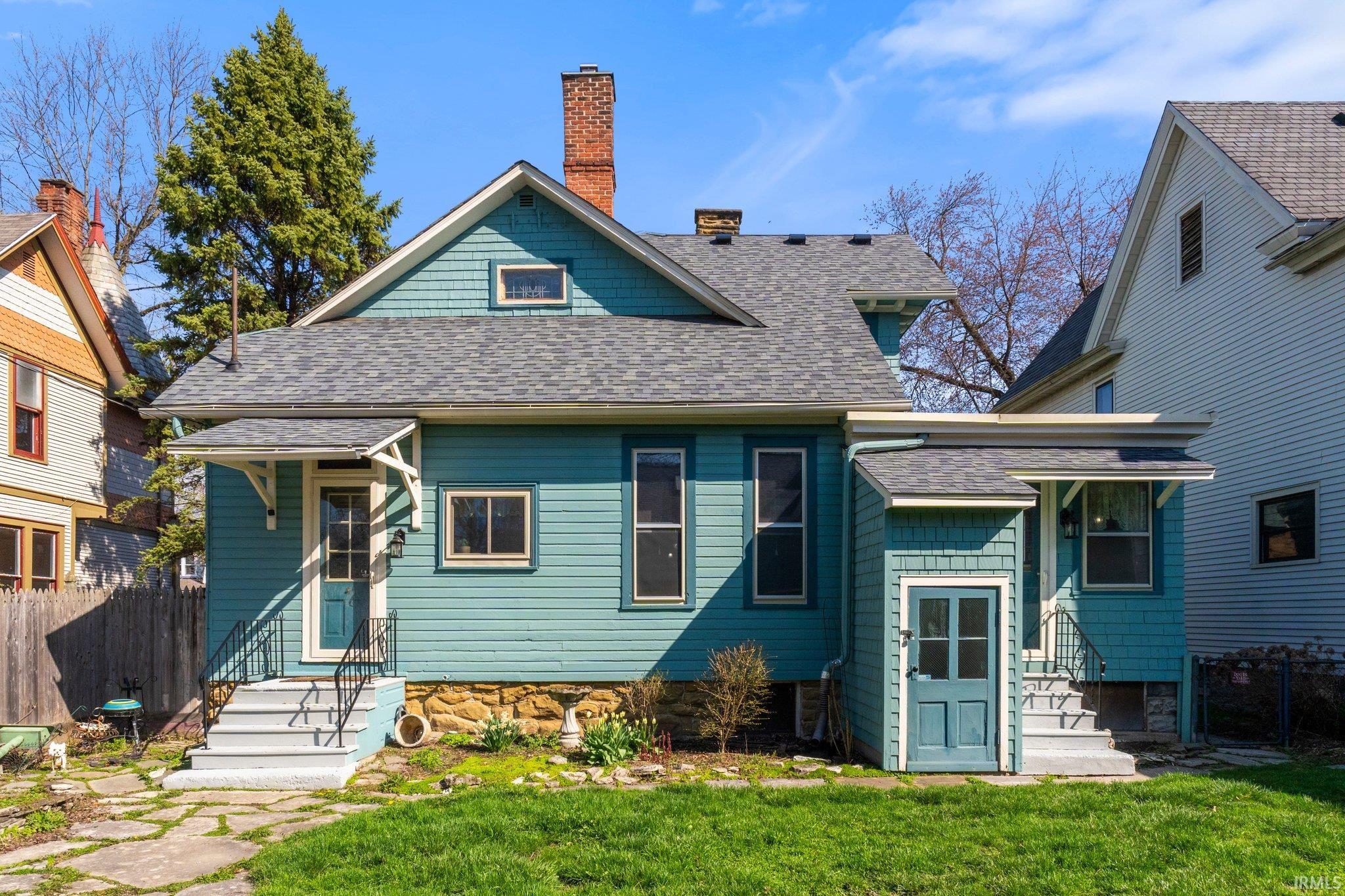 Photo 13 of 215 W Creighton Avenue