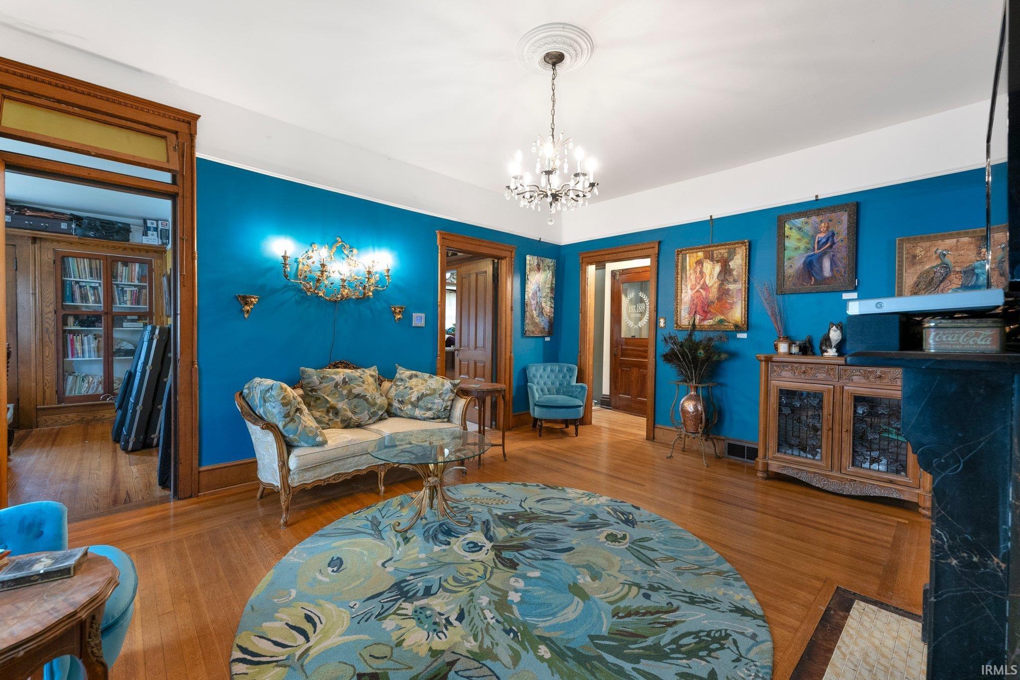 Photo 16 of 215 W Creighton Avenue