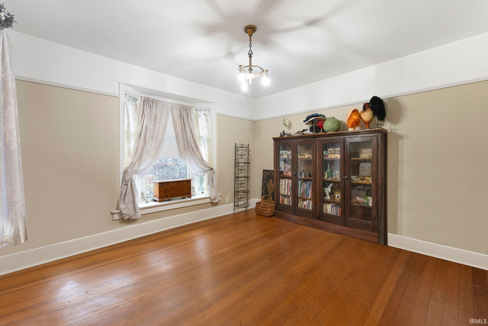 Photo 29 of 215 W Creighton Avenue