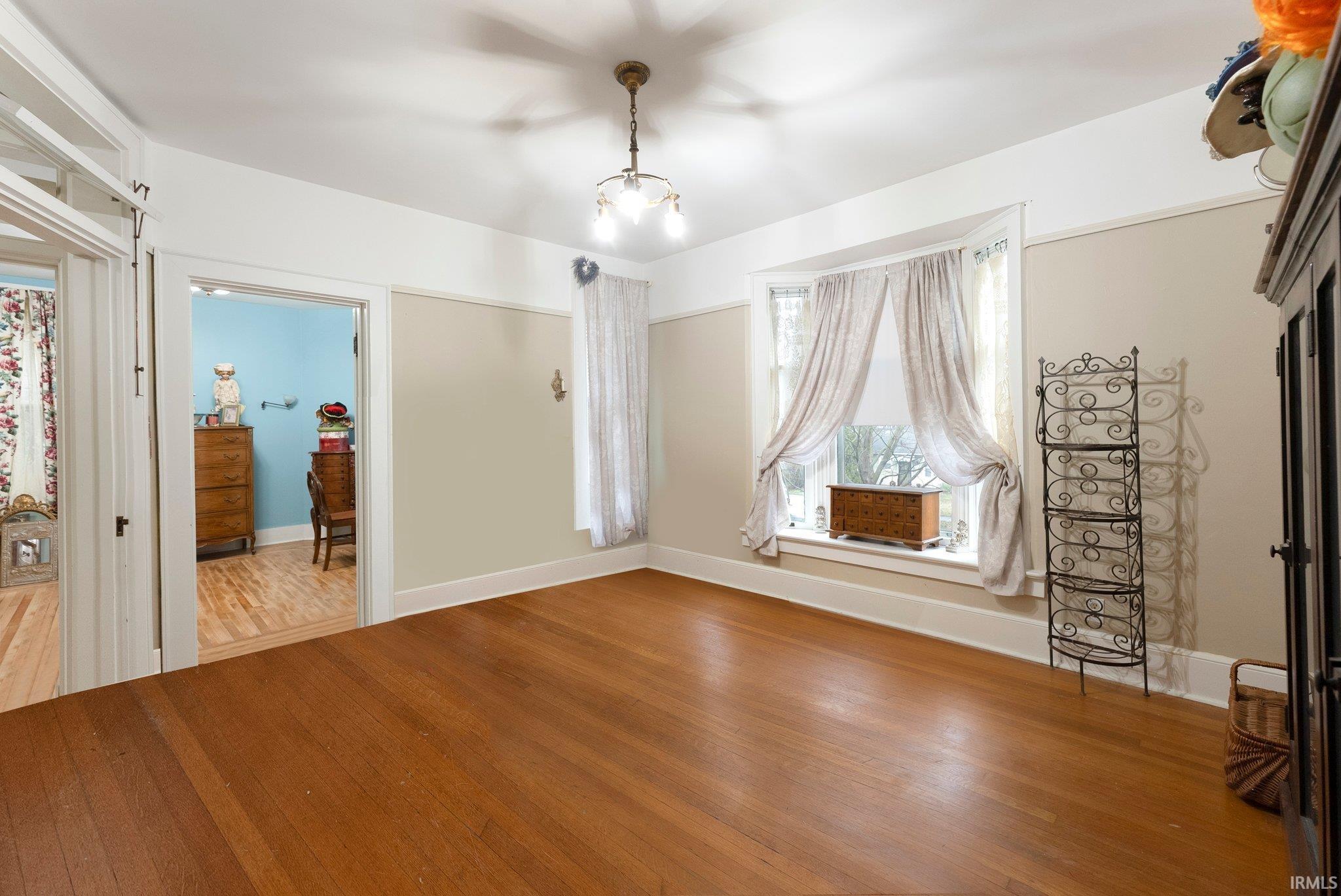 Photo 31 of 215 W Creighton Avenue