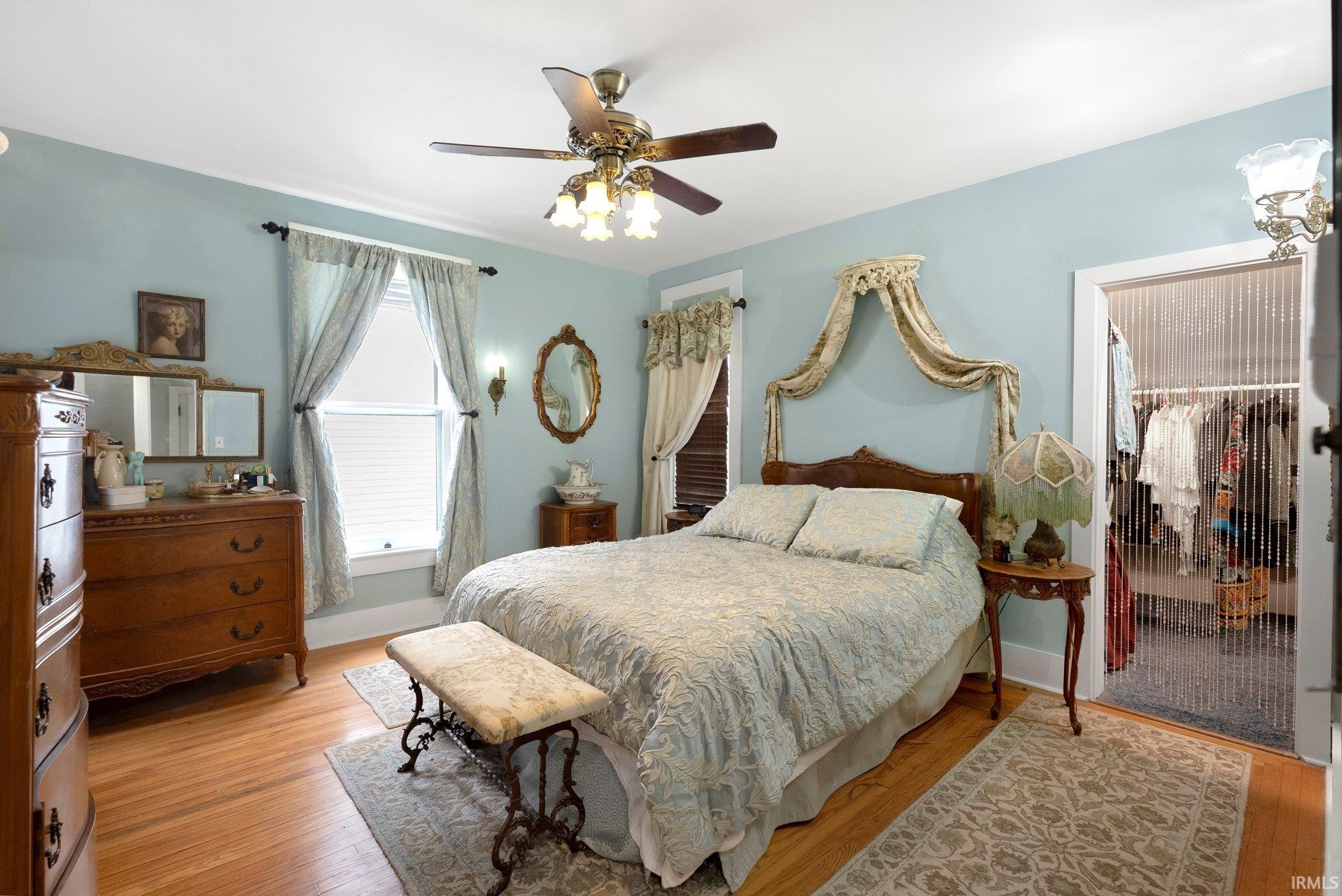 Photo 6 of 215 W Creighton Avenue