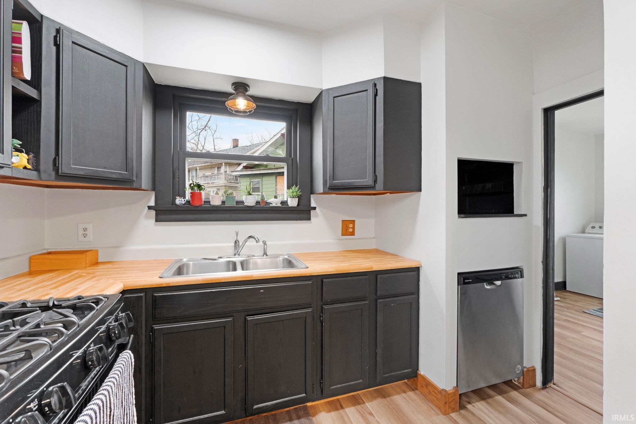 Photo 6 of 2418 Crescent Avenue