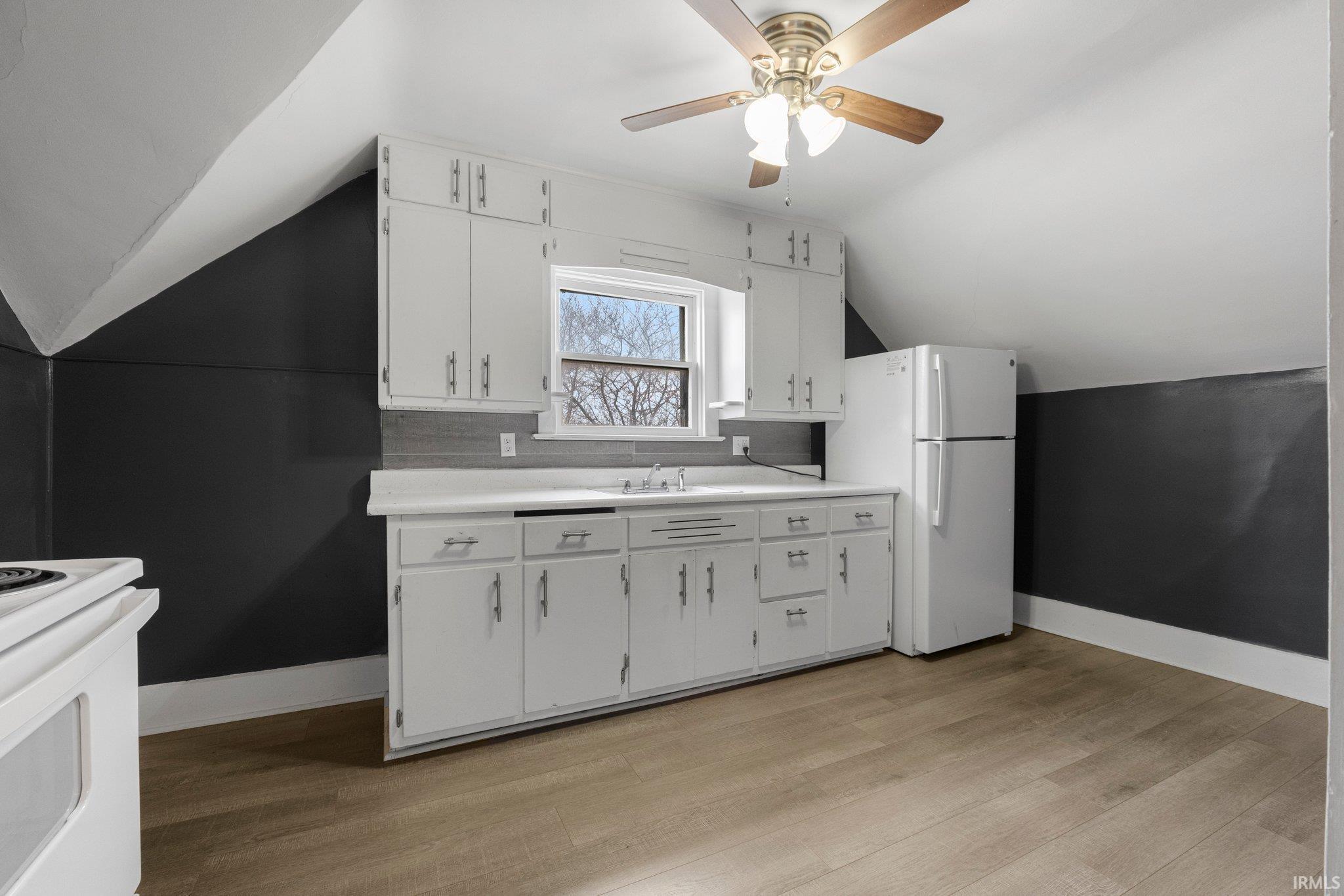 Photo 19 of 209 E 17Th Street