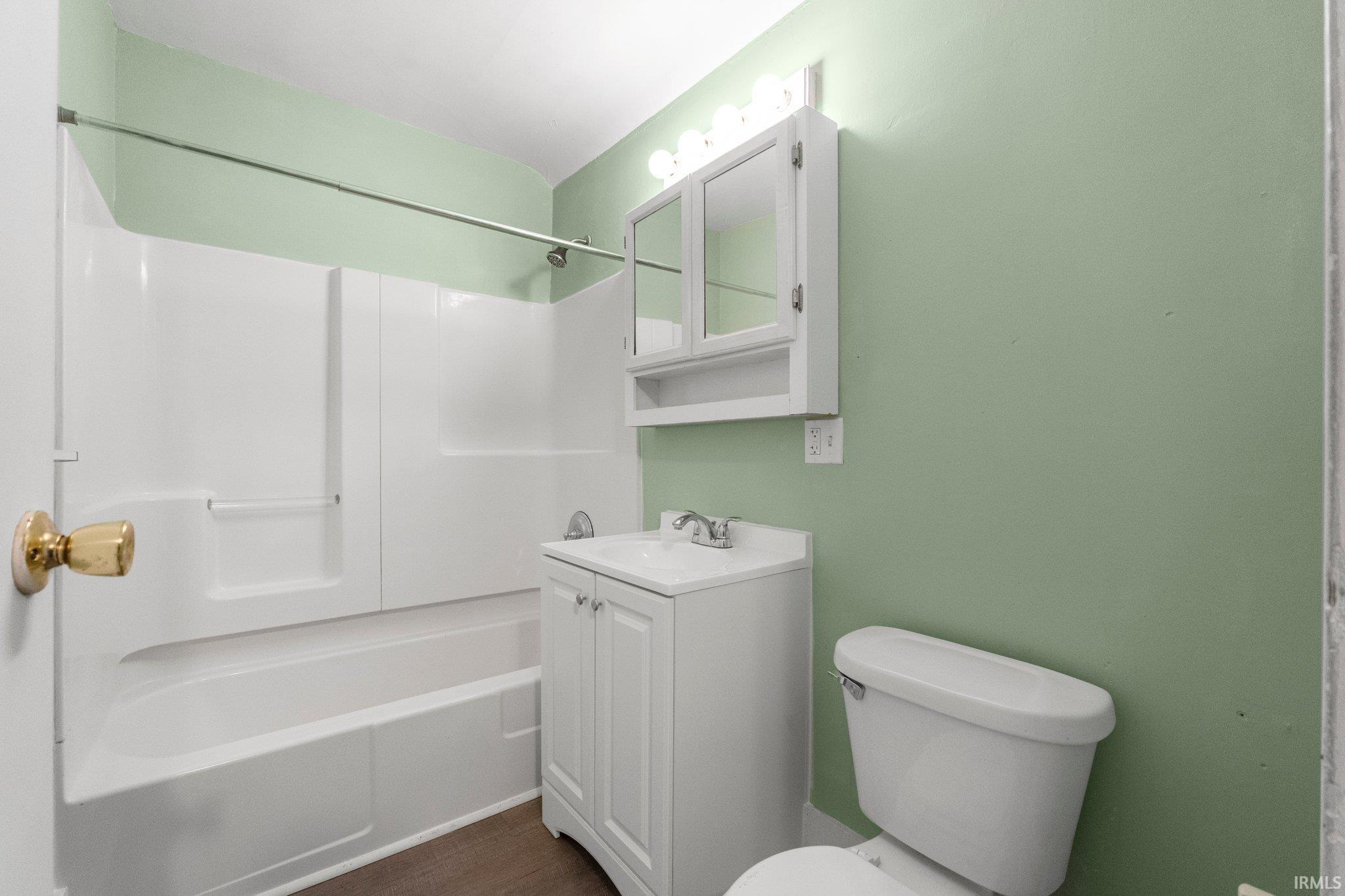 Photo 24 of 209 E 17Th Street