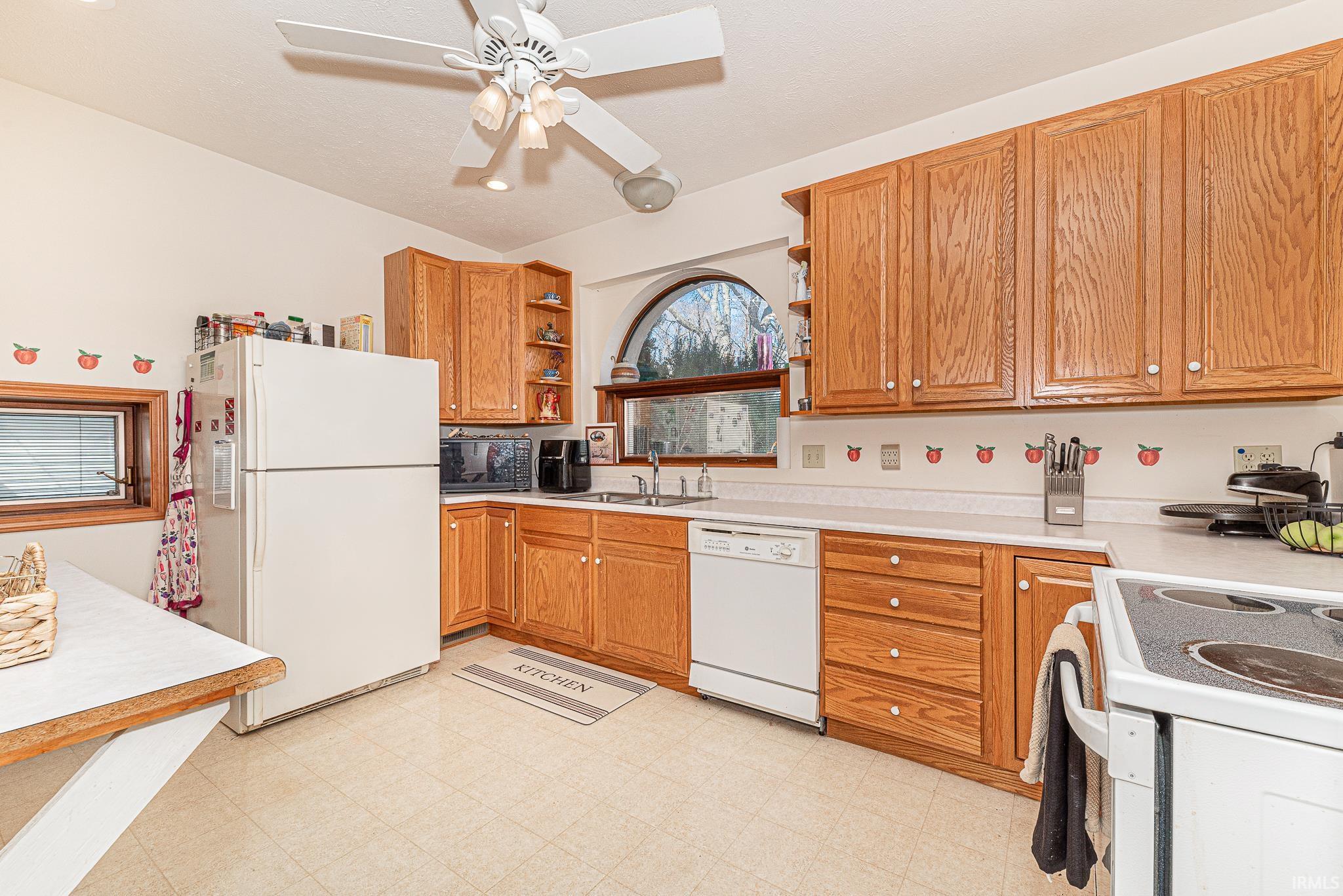 8241 E Wade Lane