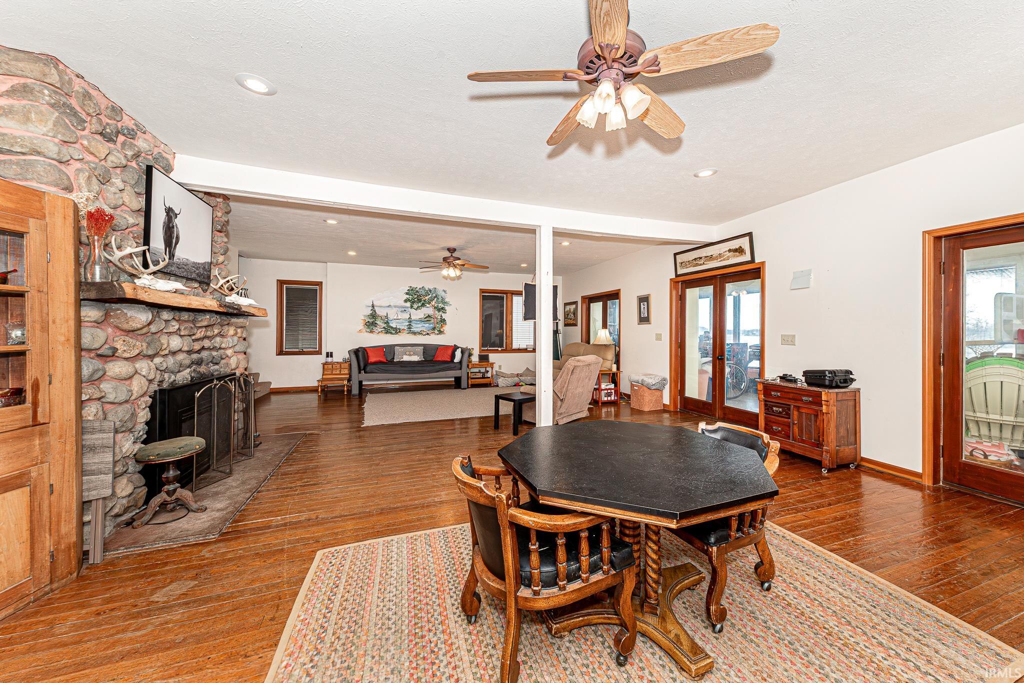 8241 E Wade Lane