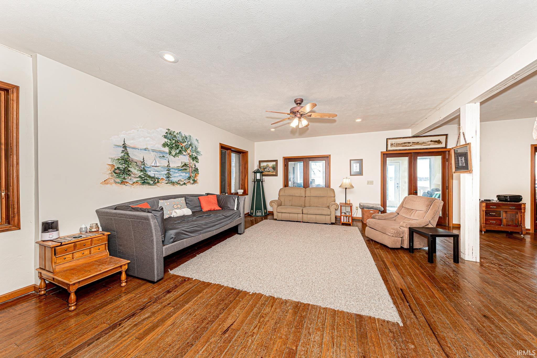 8241 E Wade Lane