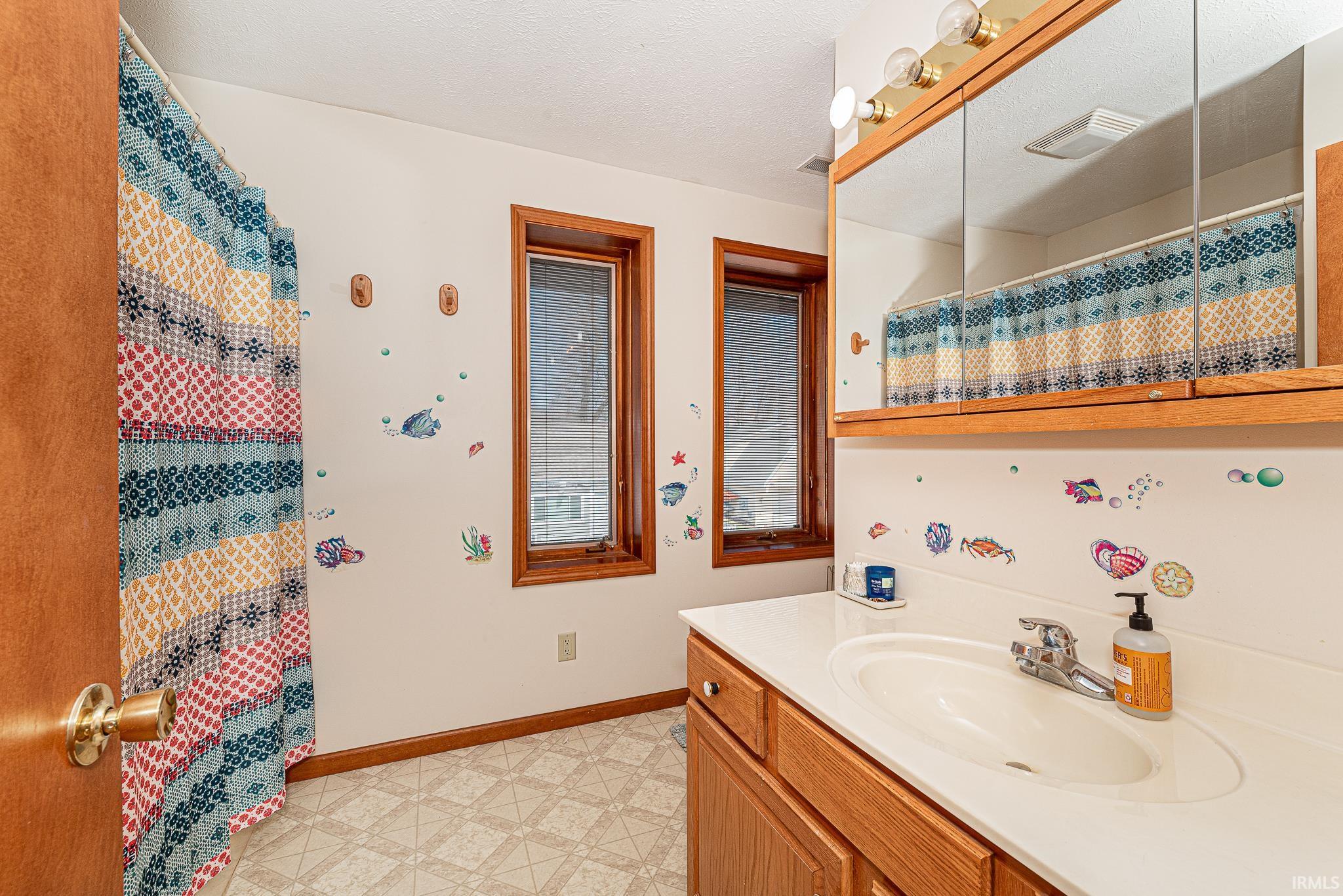 8241 E Wade Lane