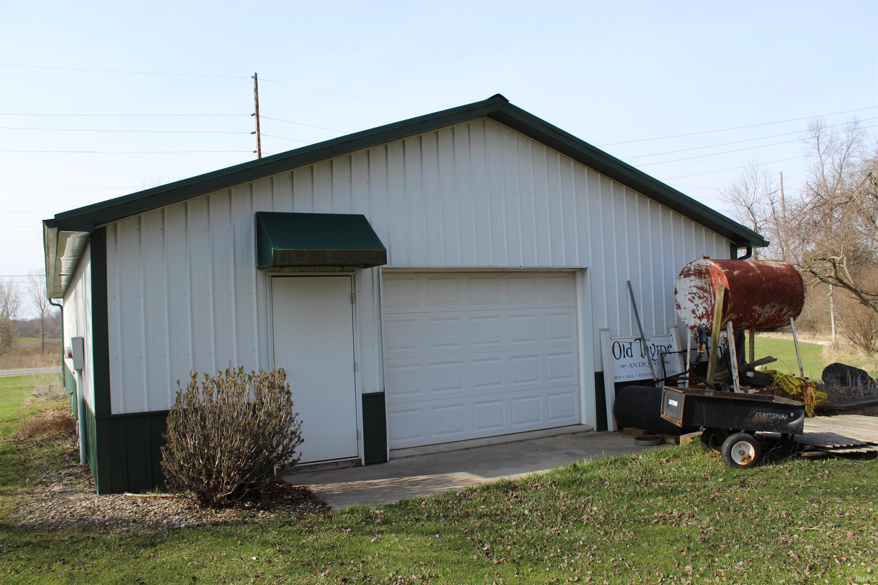 Photo 10 of 2550 S Golden Lake Rd