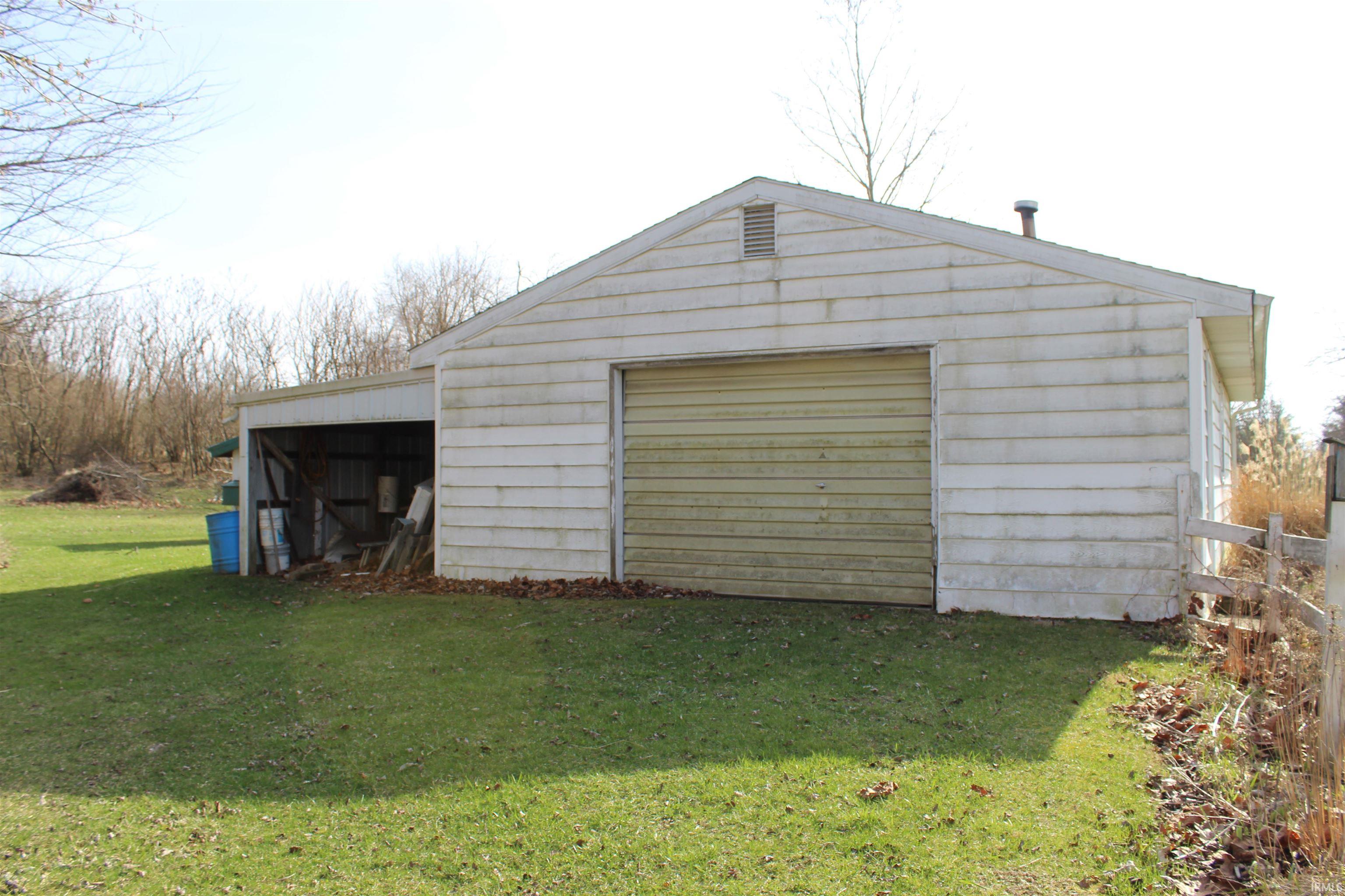 Photo 14 of 2550 S Golden Lake Rd