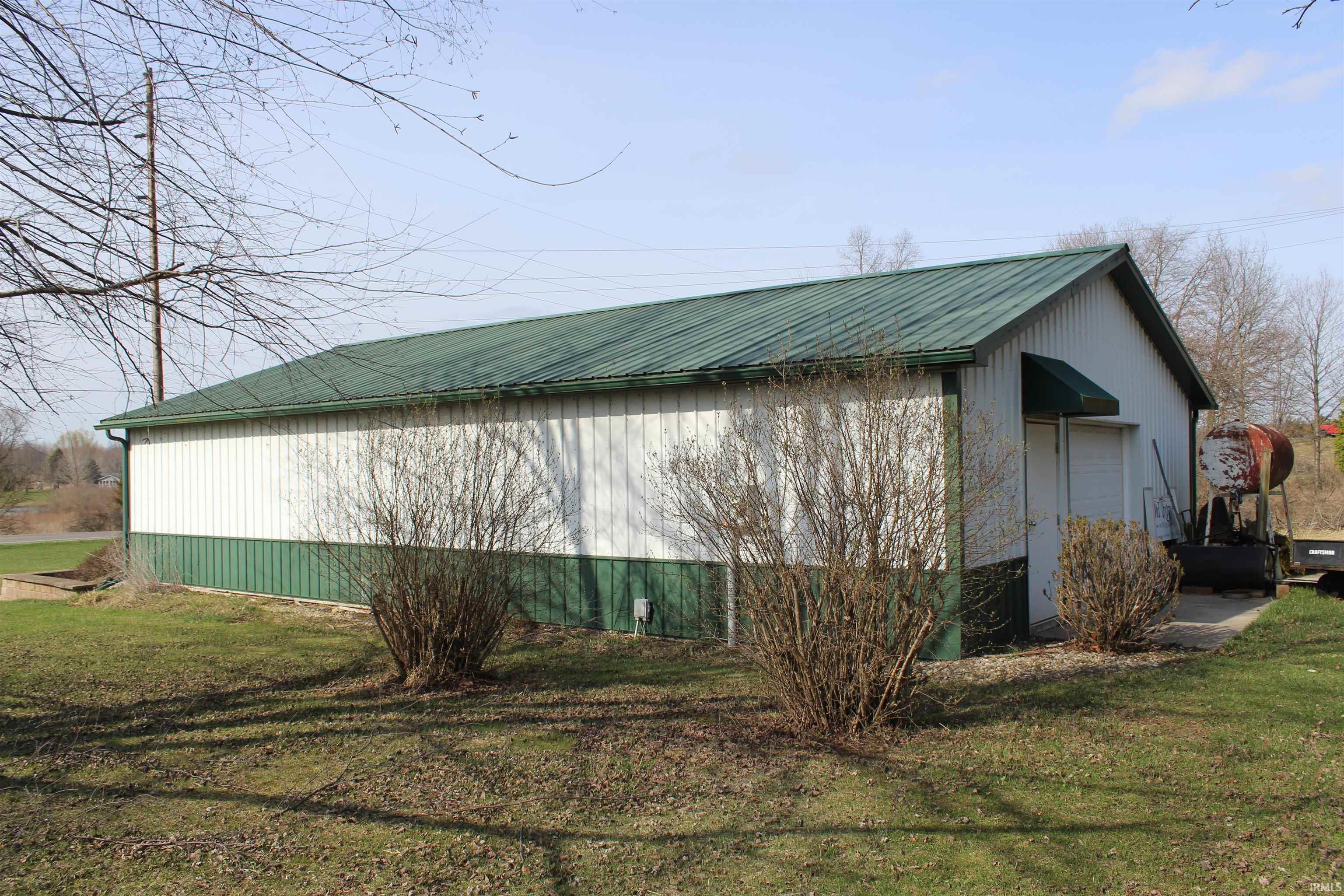 Photo 9 of 2550 S Golden Lake Rd
